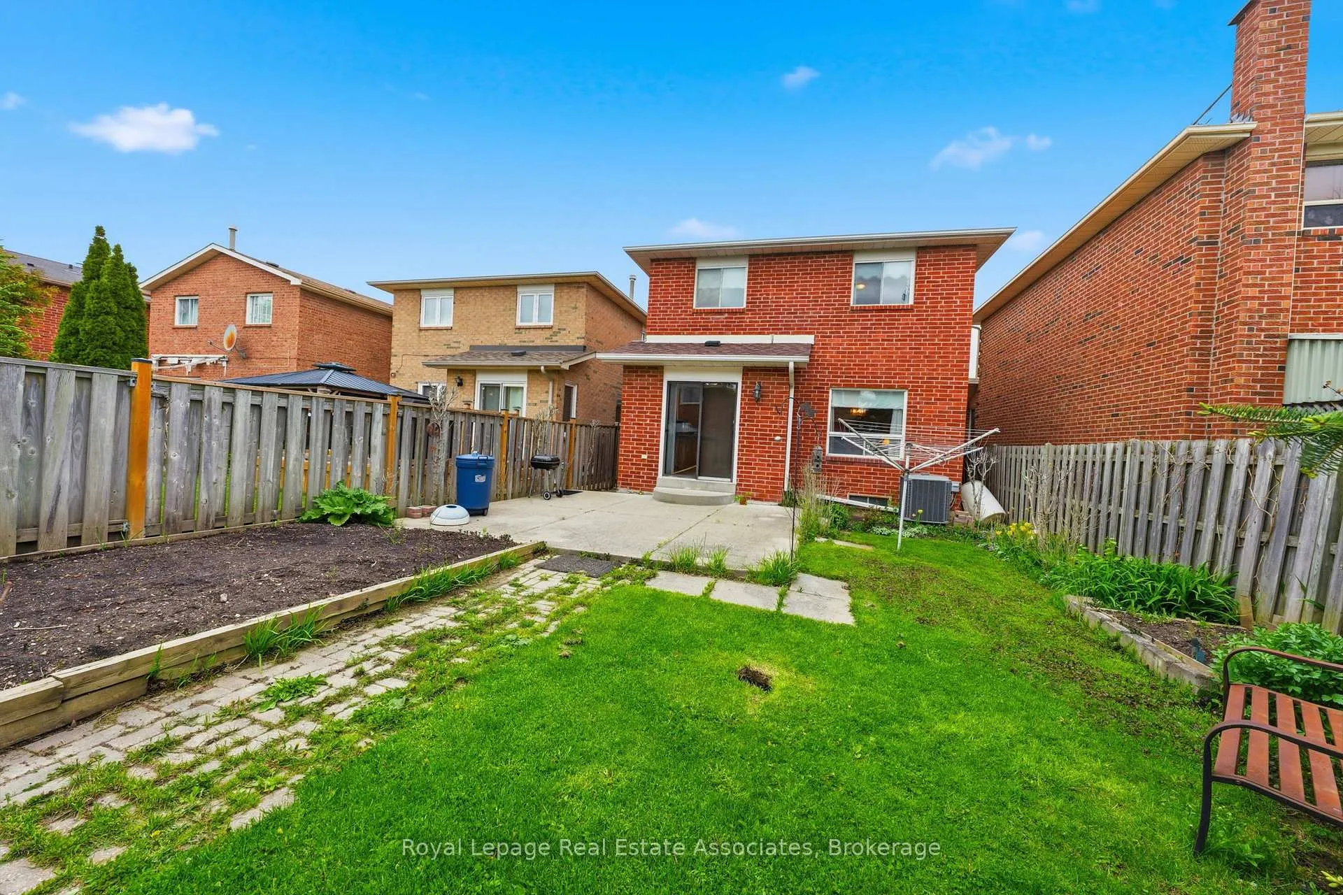 Photo 39 of 14 Beisel Court, Brampton, Heart Lake West — HOMEH