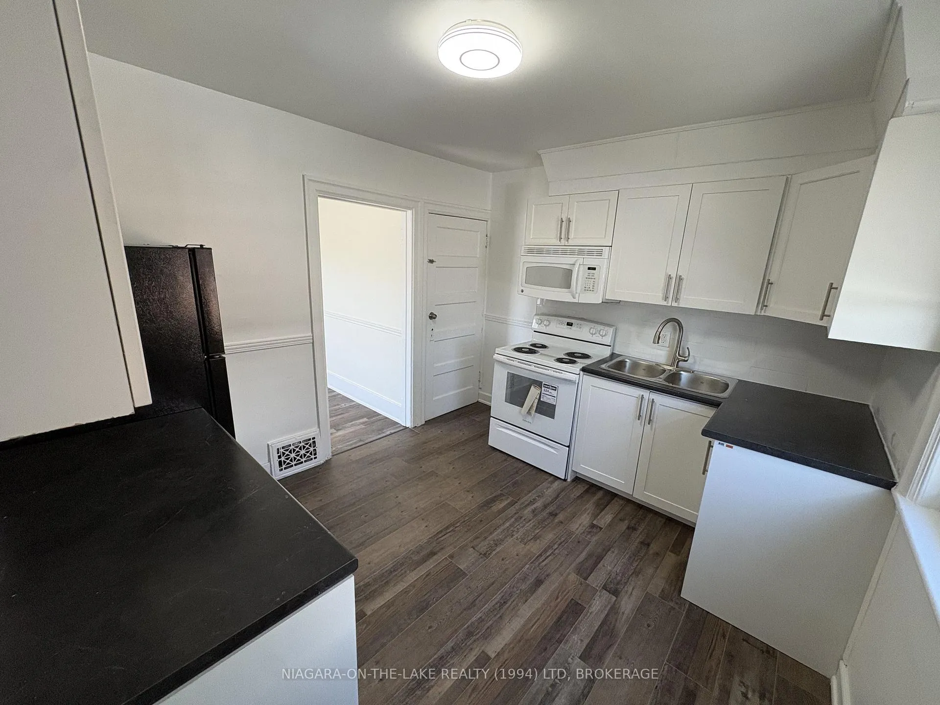 Photo 3 of 4887 Morrison Street S, Niagara Falls, Cherrywood — HOMEH
