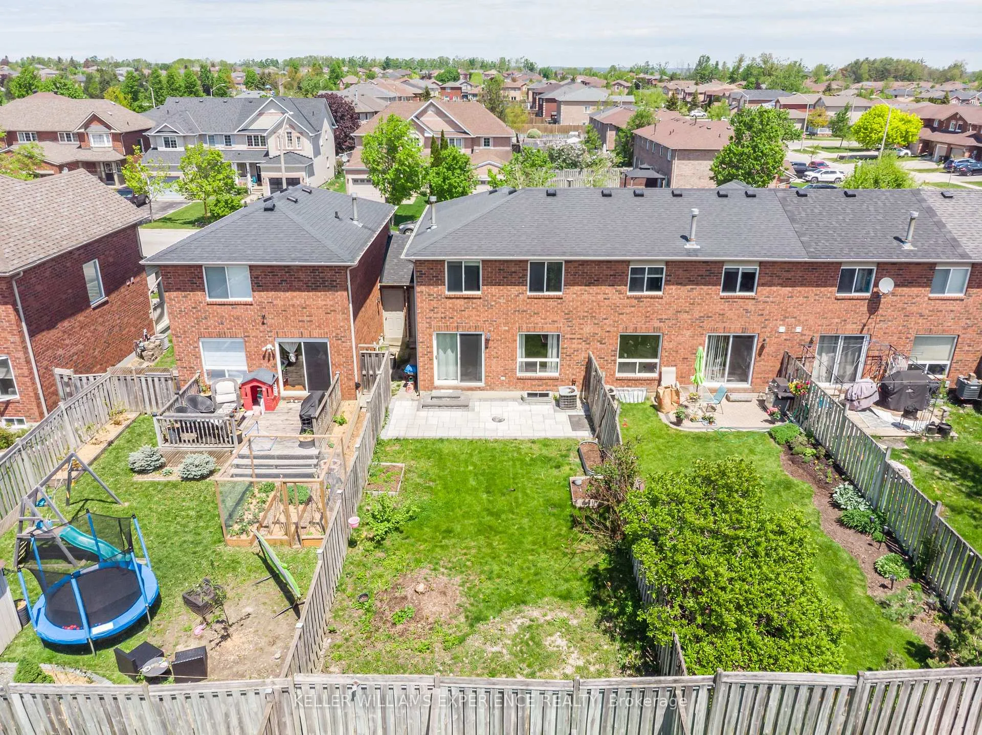 Photo 4 of 70 Weymouth Road, Barrie, Georgian Drive — HOMEH