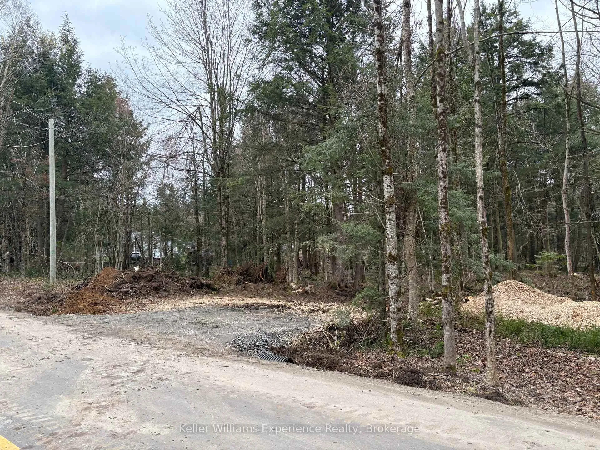 Photo 2 of Uffington Road, Bracebridge, Draper — HOMEH