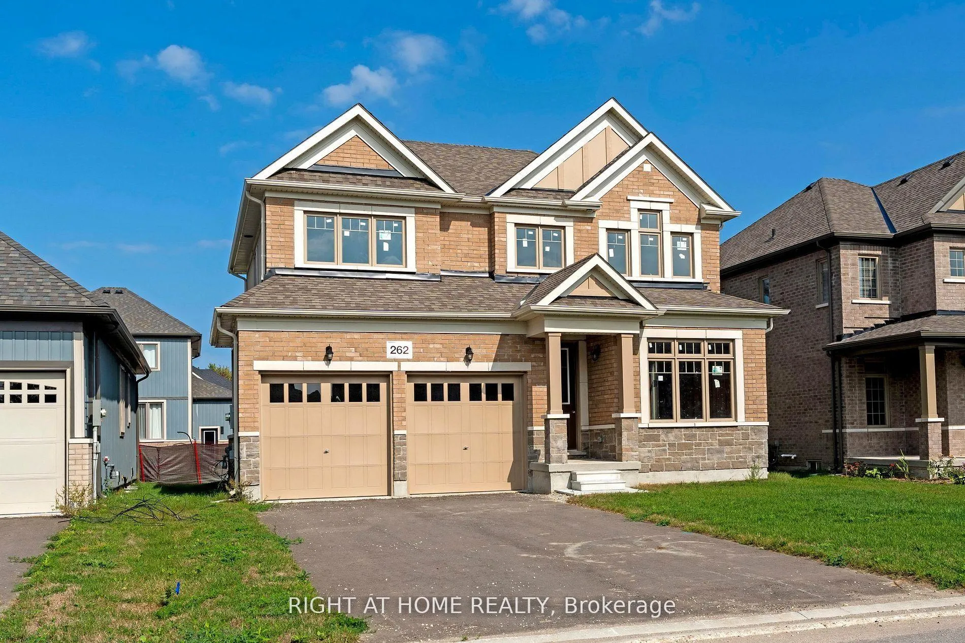 Photo 2 of 262 Duncan Street, Clearview, Stayner — HOMEH