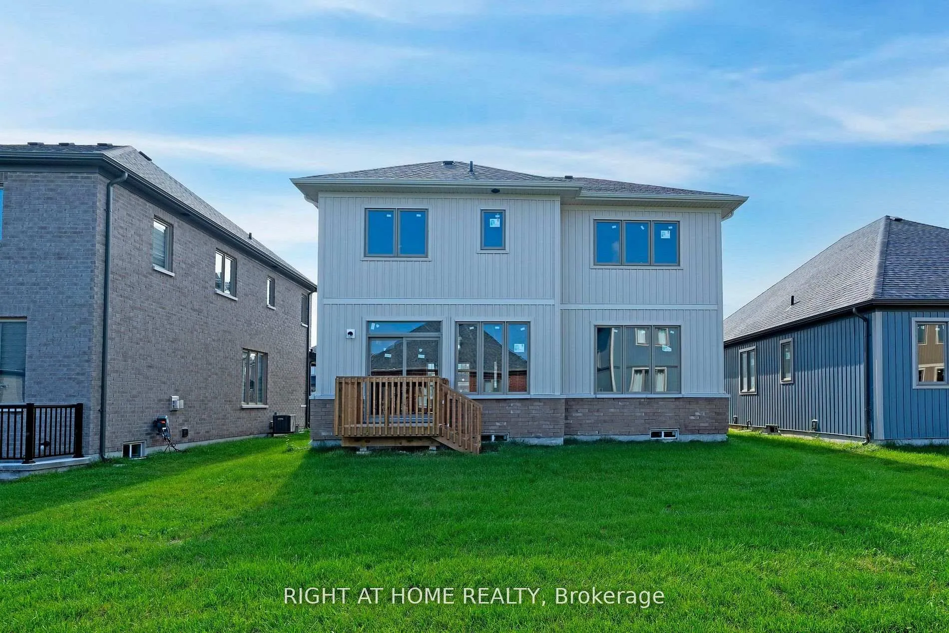 Photo 7 of 262 Duncan Street, Clearview, Stayner — HOMEH