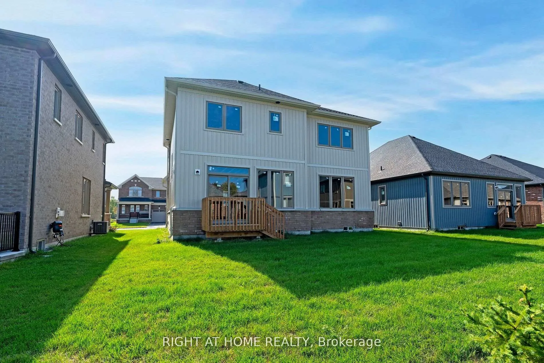 Photo 9 of 262 Duncan Street, Clearview, Stayner — HOMEH