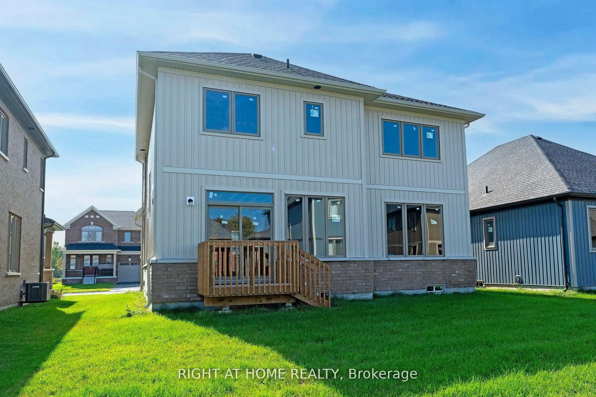 Photo 10 of 262 Duncan Street, Clearview, Stayner — HOMEH