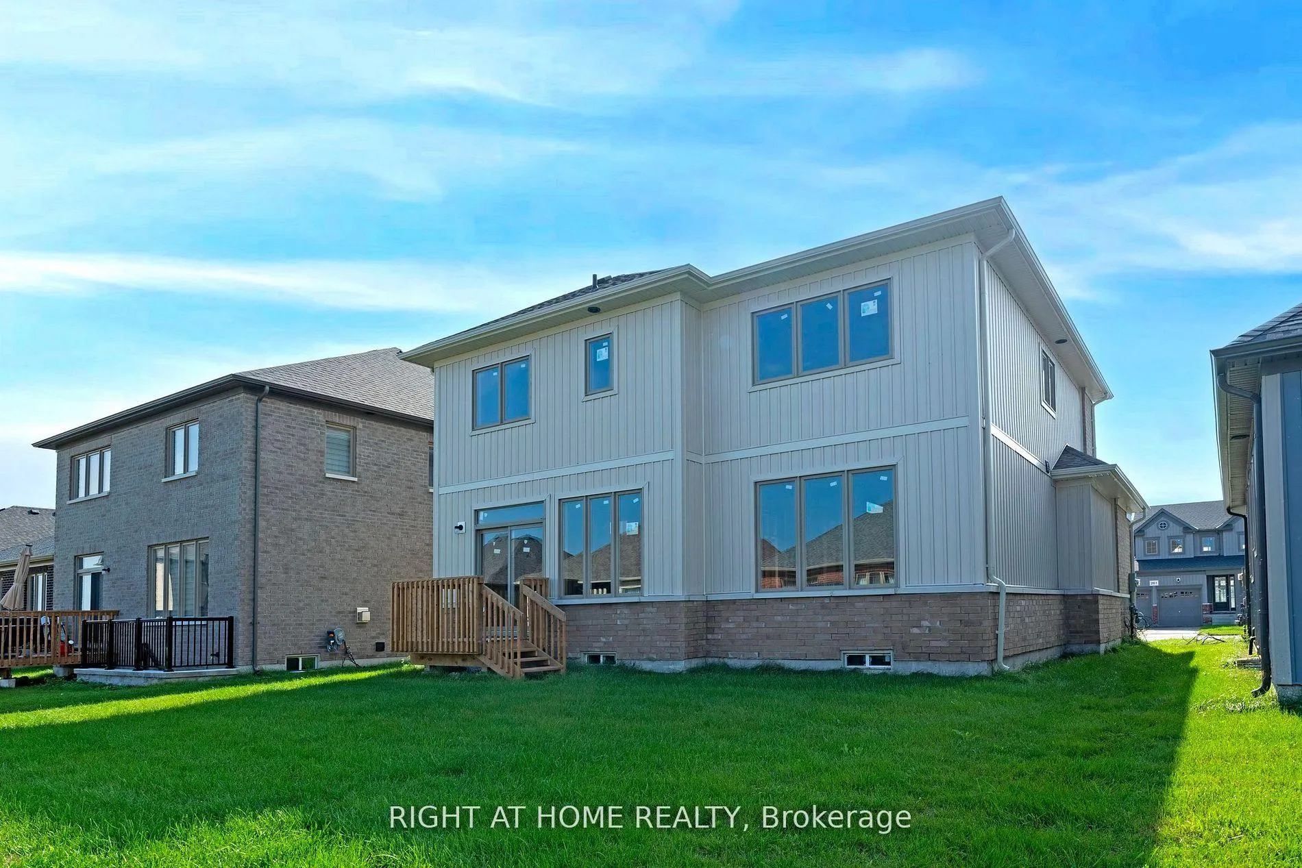 Photo 11 of 262 Duncan Street, Clearview, Stayner — HOMEH