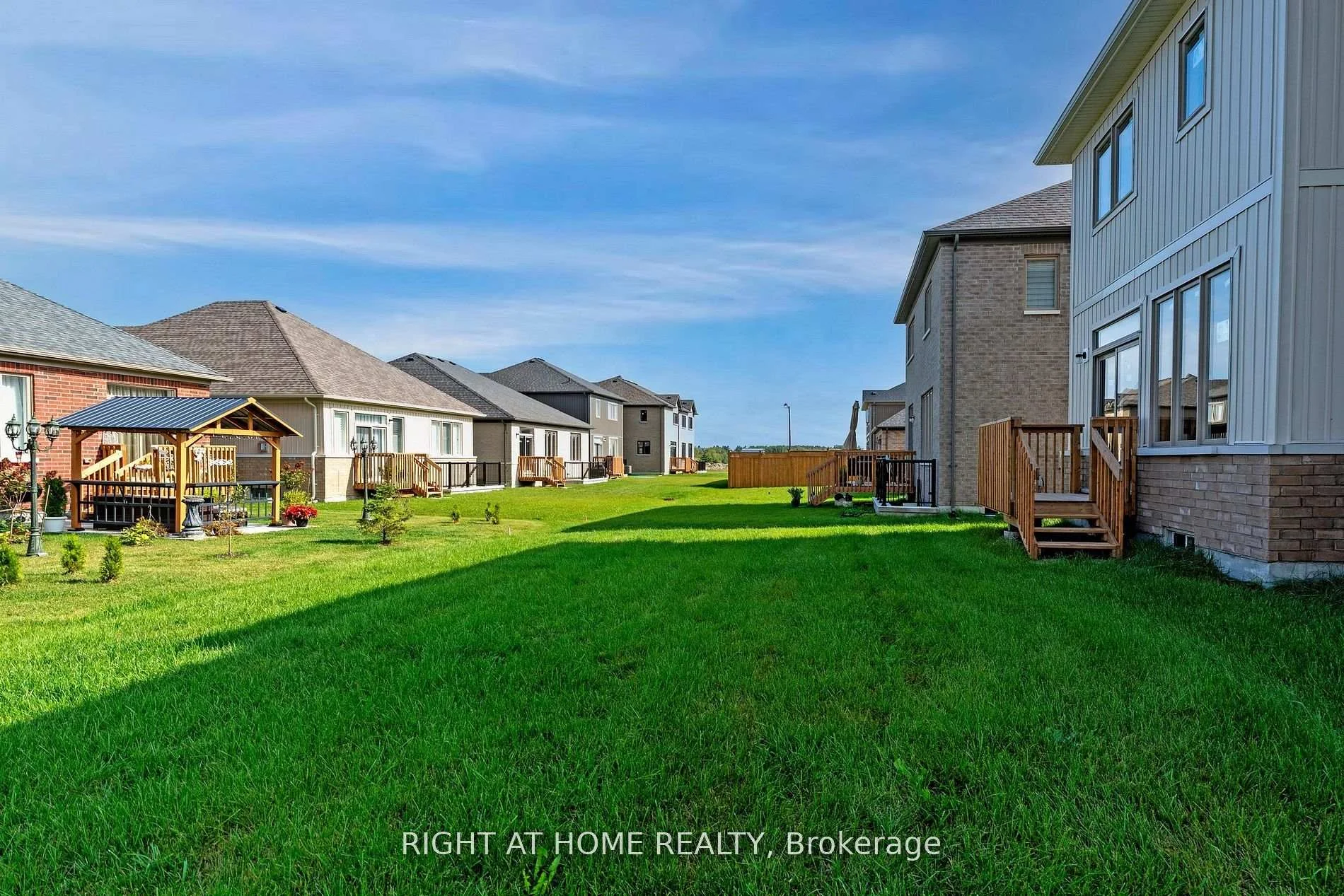 Photo 15 of 262 Duncan Street, Clearview, Stayner — HOMEH