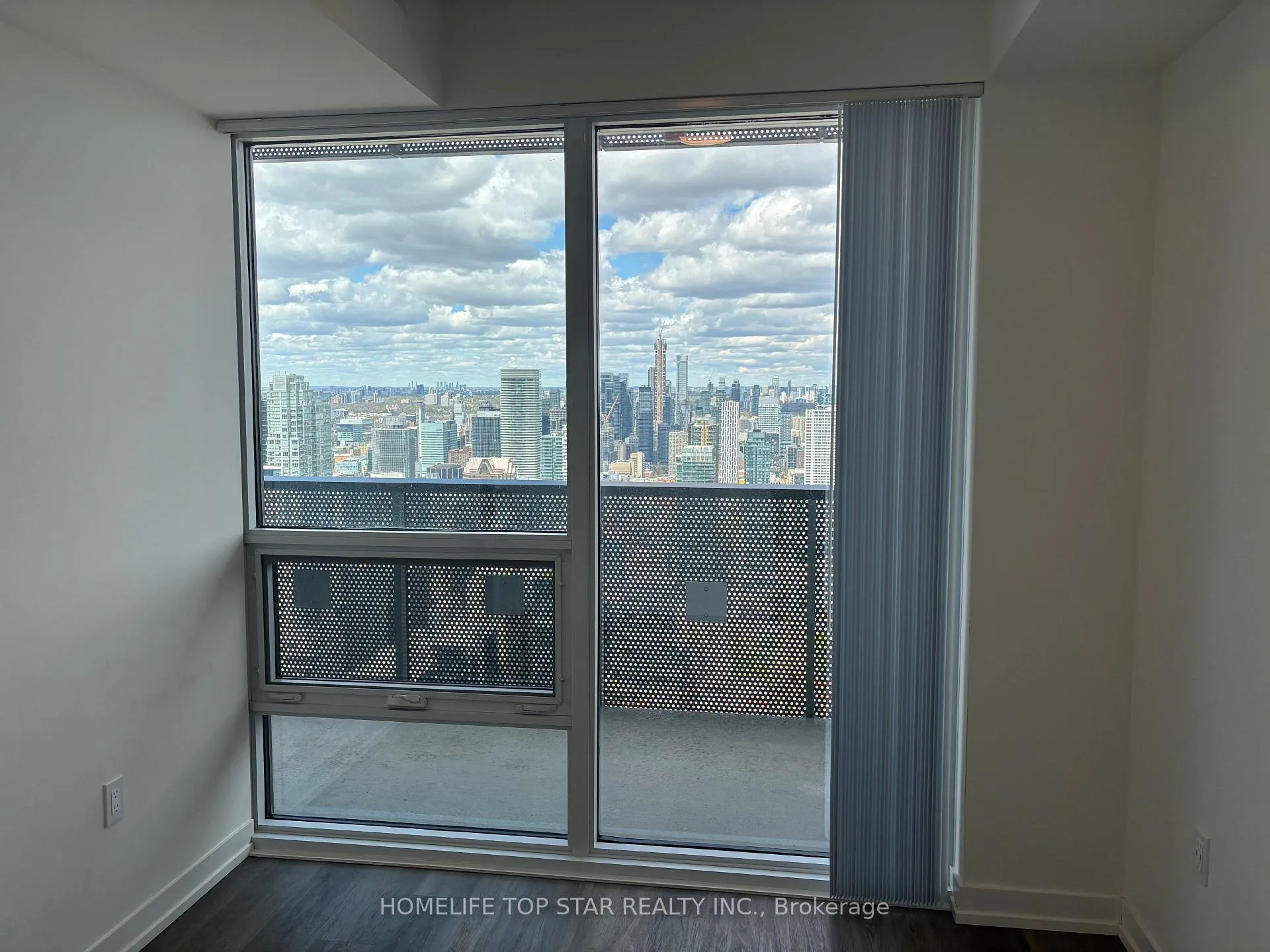 Photo 7 of Unit 7202, 55 Cooper Street, Toronto, Waterfront Communities — HOMEH