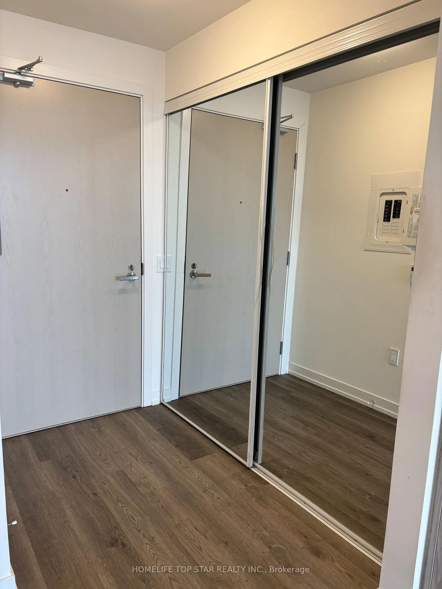Photo 9 of Unit 7202, 55 Cooper Street, Toronto, Waterfront Communities — HOMEH