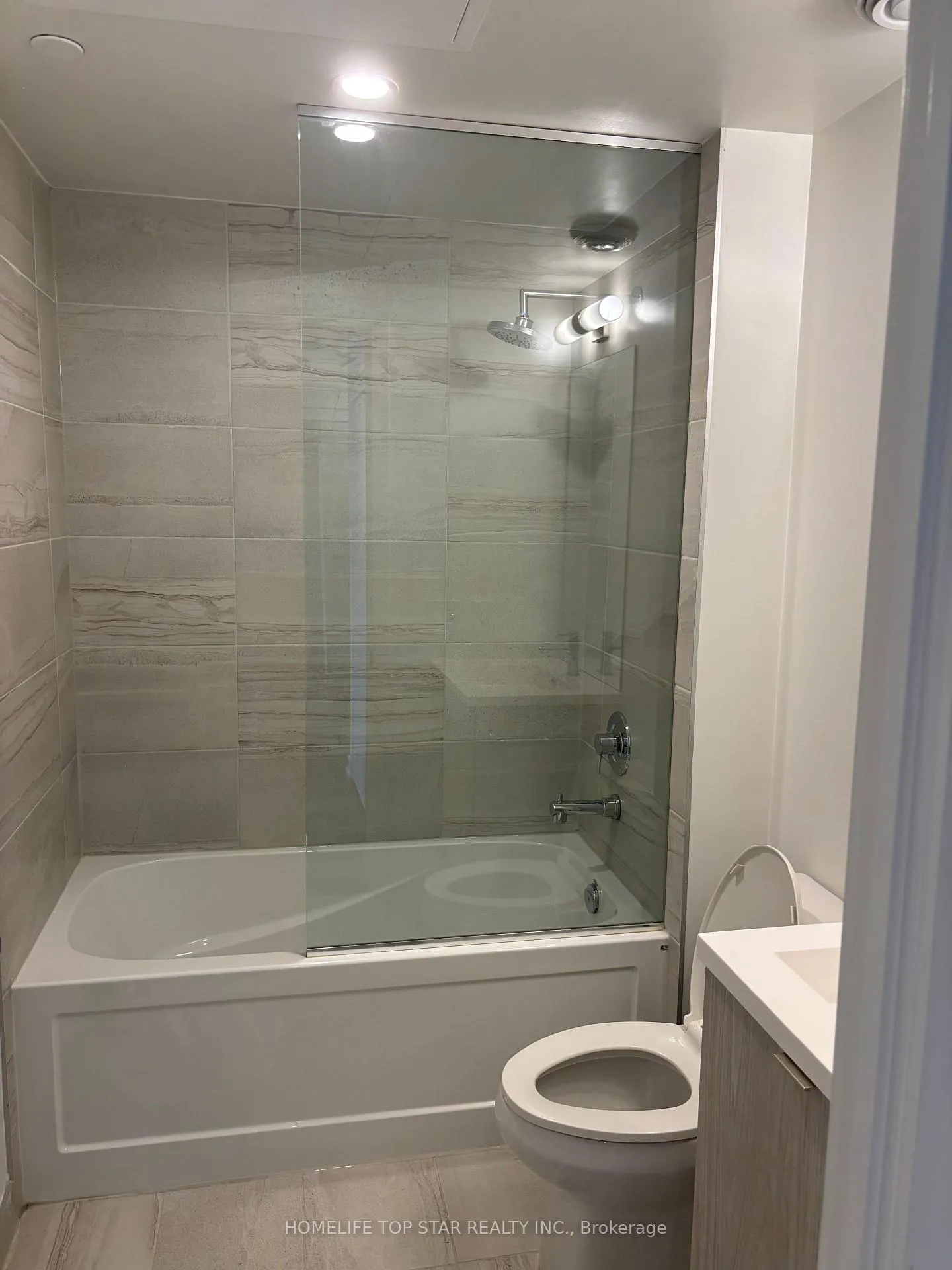 Photo 10 of Unit 7202, 55 Cooper Street, Toronto, Waterfront Communities — HOMEH