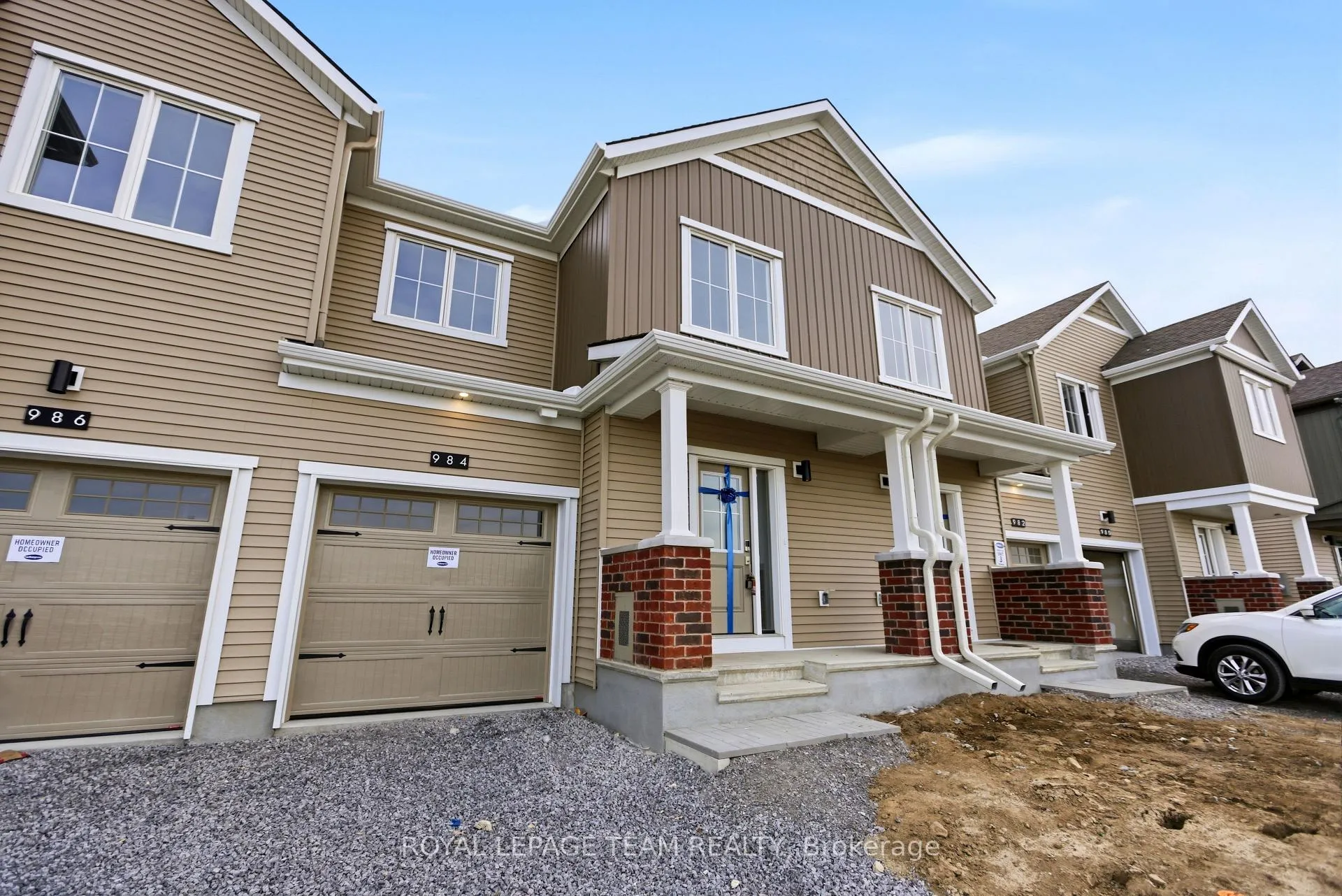 Photo 2 of 984 De Pencier Drive, North Grenville, North Grenville Twp (Kemptville South) — HOMEH