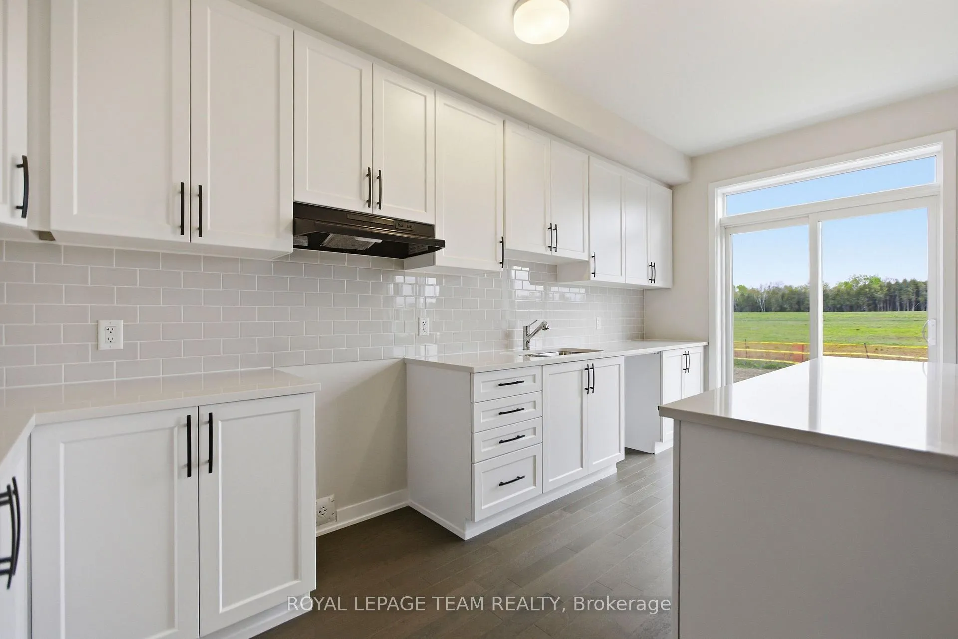 Photo 8 of 984 De Pencier Drive, North Grenville, North Grenville Twp (Kemptville South) — HOMEH