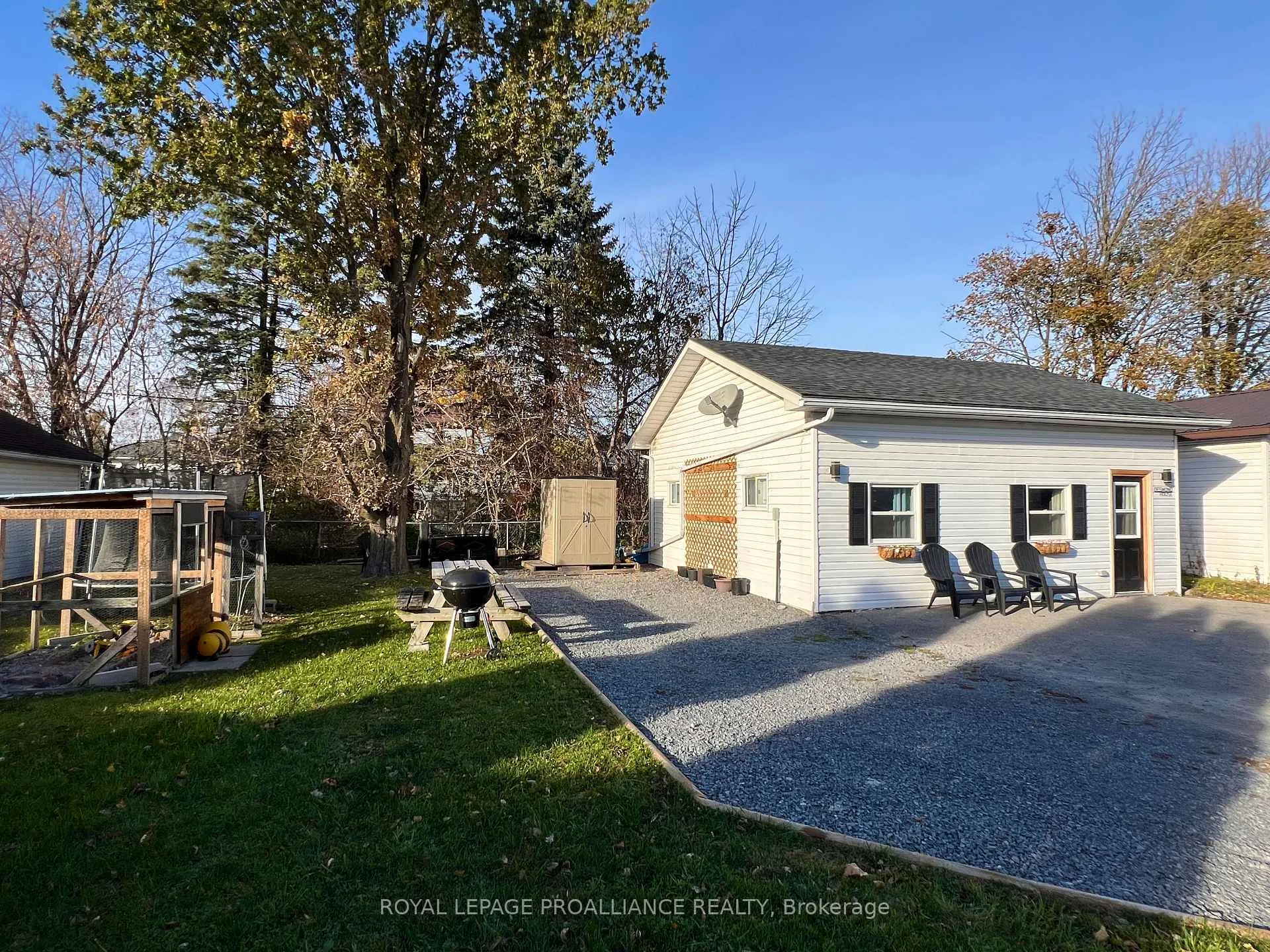 Photo 2 of 24 Russell Street, Belleville, Belleville Ward — HOMEH