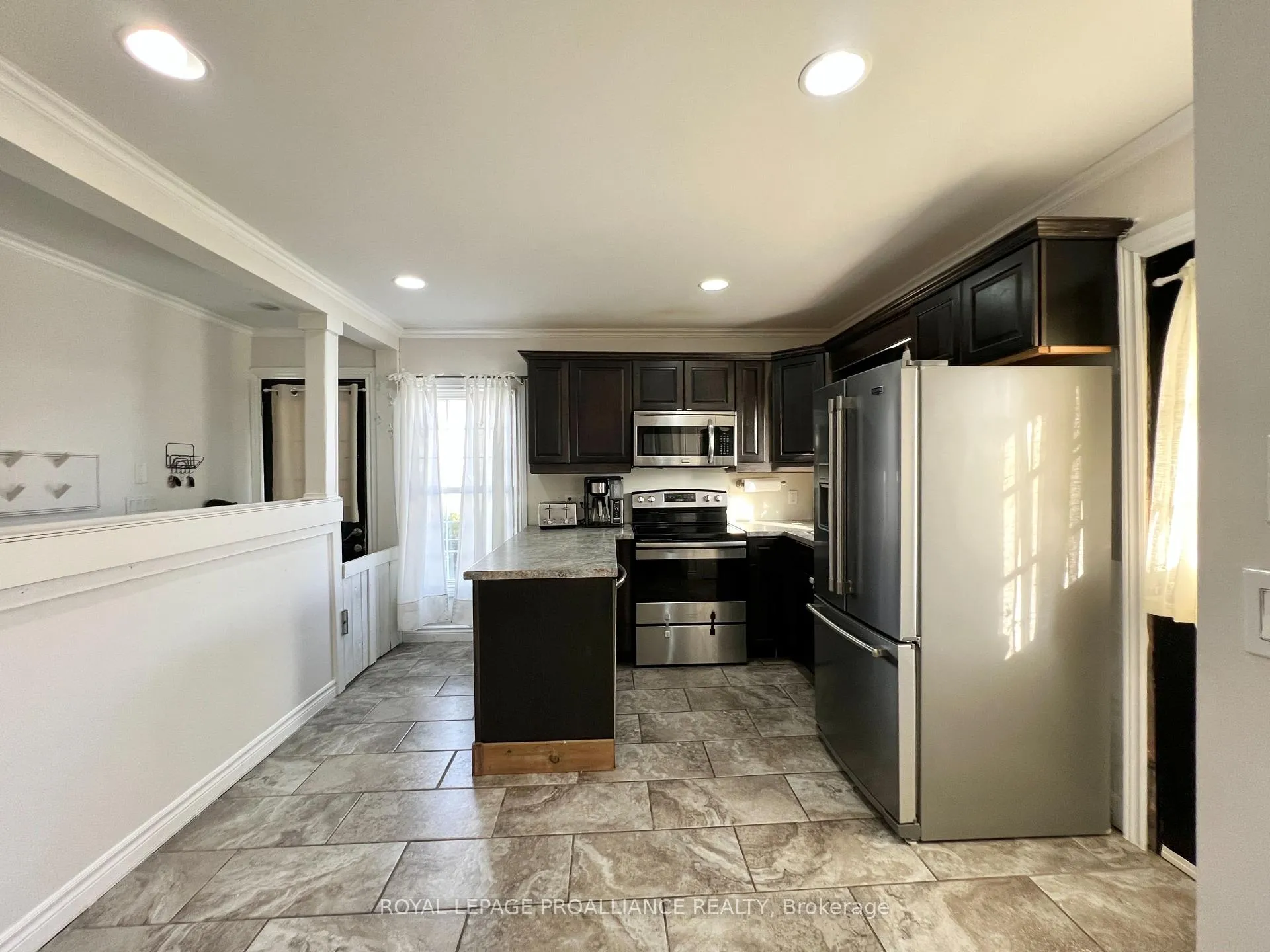 Photo 8 of 24 Russell Street, Belleville, Belleville Ward — HOMEH