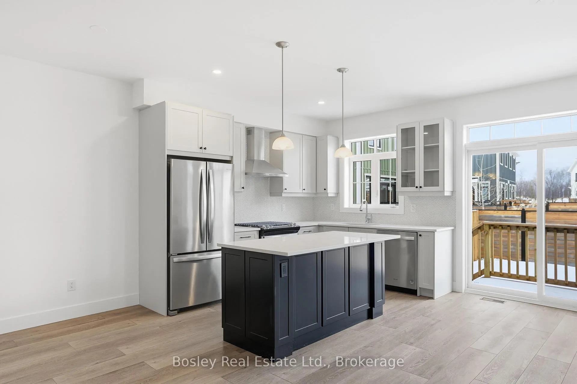 Photo 5 of 130 White Oak Crescent, Blue Mountains — HOMEH