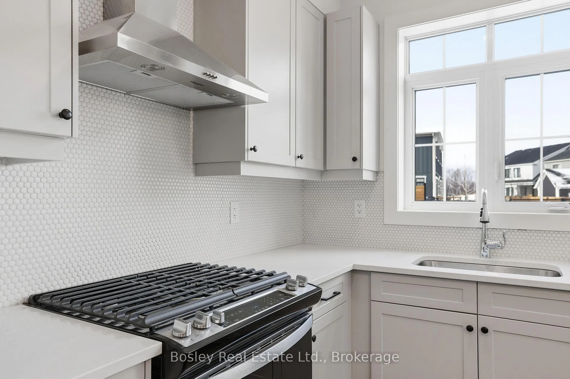 Photo 9 of 130 White Oak Crescent, Blue Mountains — HOMEH