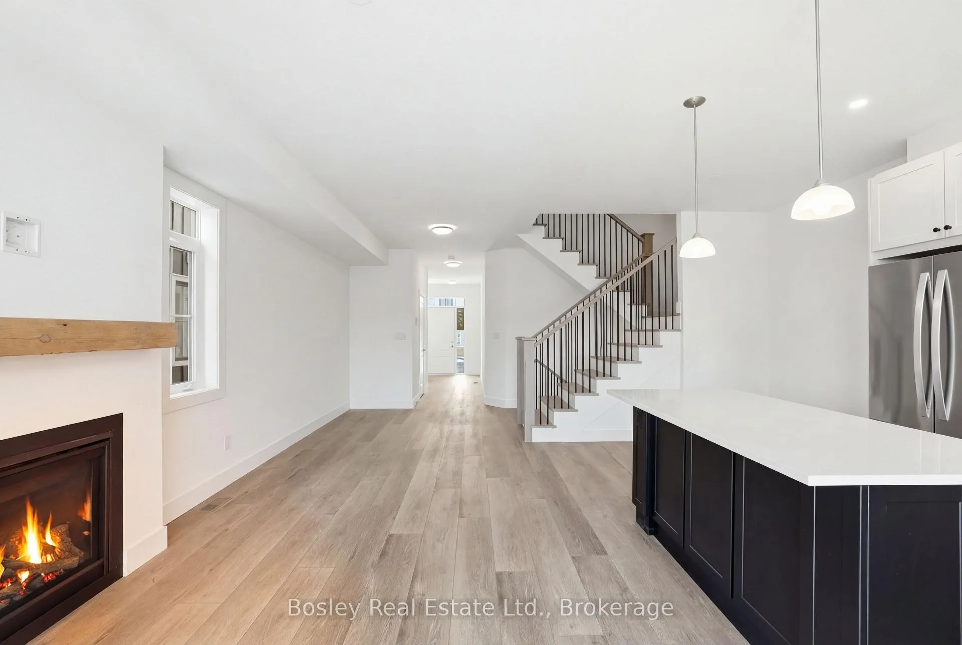 Photo 12 of 130 White Oak Crescent, Blue Mountains — HOMEH