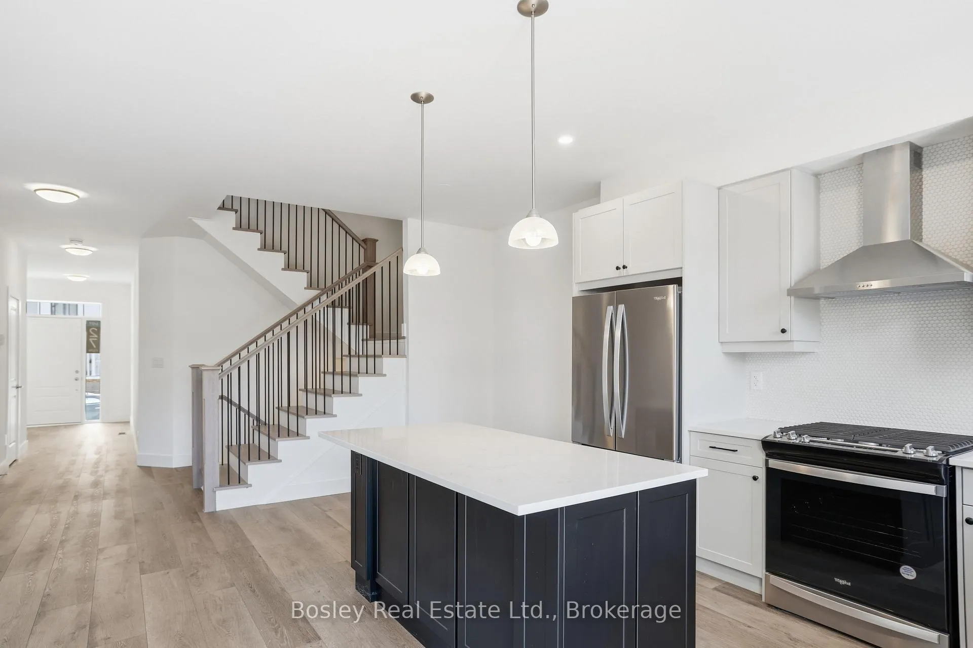 Photo 13 of 130 White Oak Crescent, Blue Mountains — HOMEH