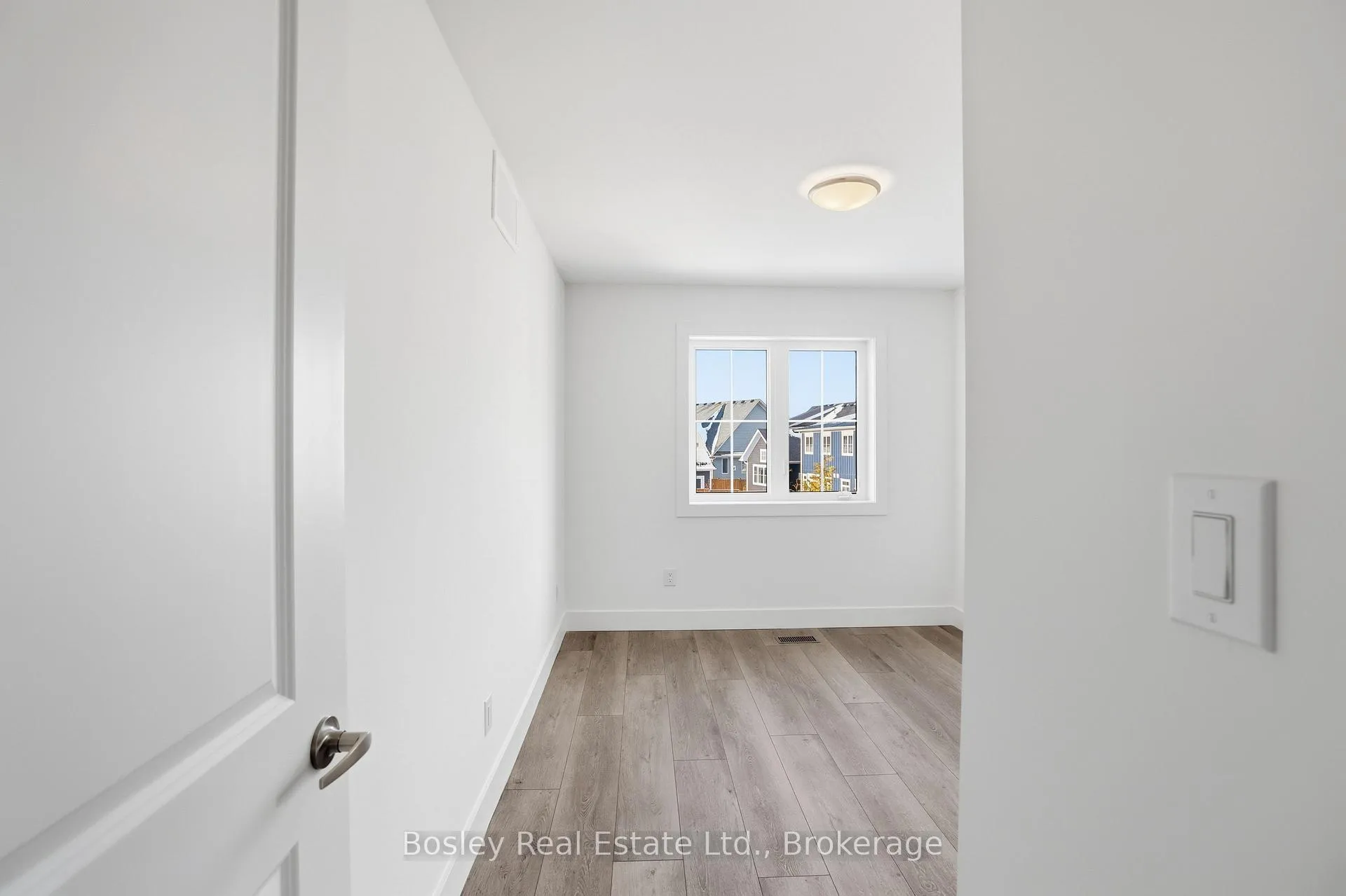Photo 27 of 130 White Oak Crescent, Blue Mountains — HOMEH