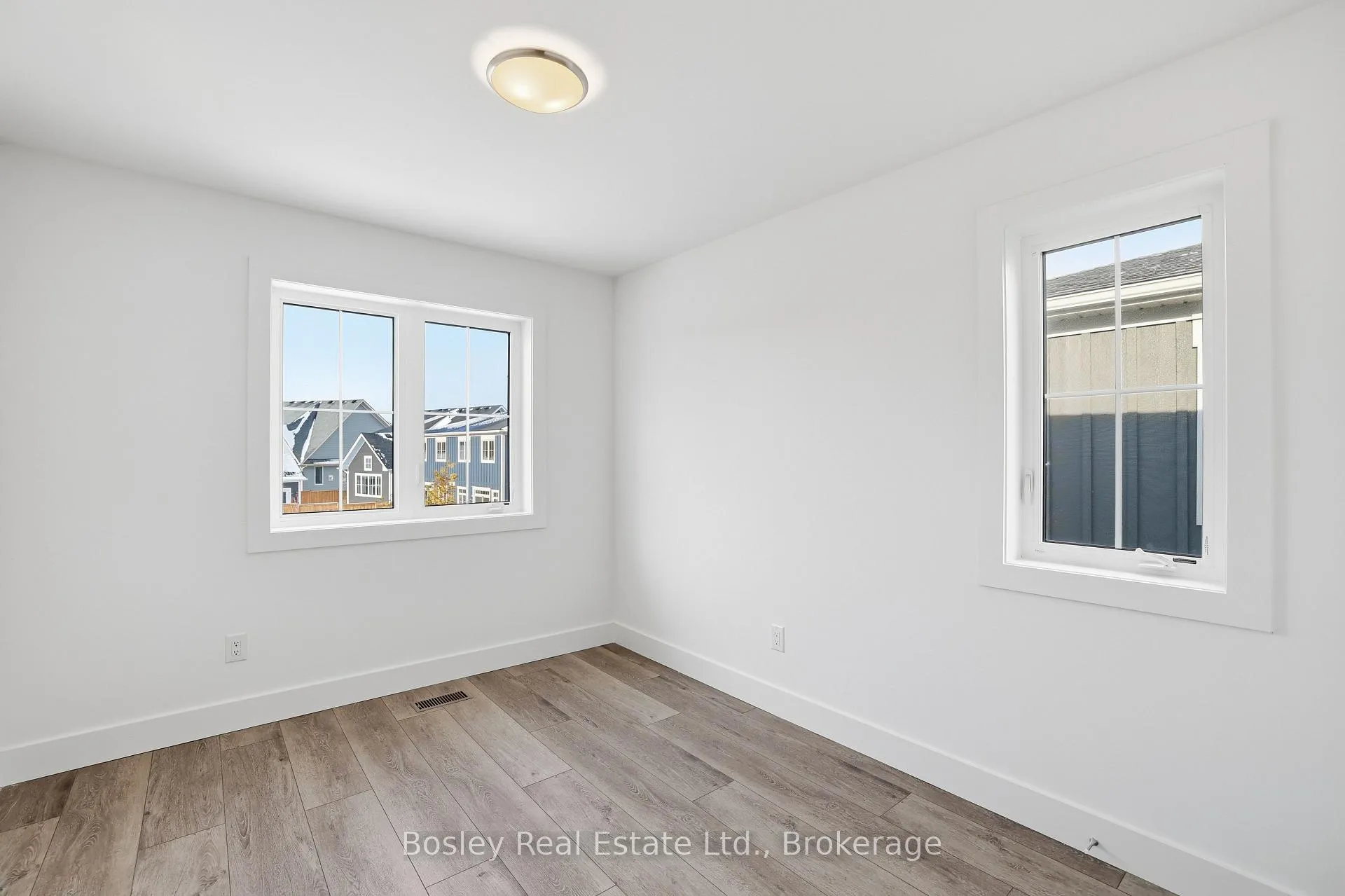 Photo 28 of 130 White Oak Crescent, Blue Mountains — HOMEH