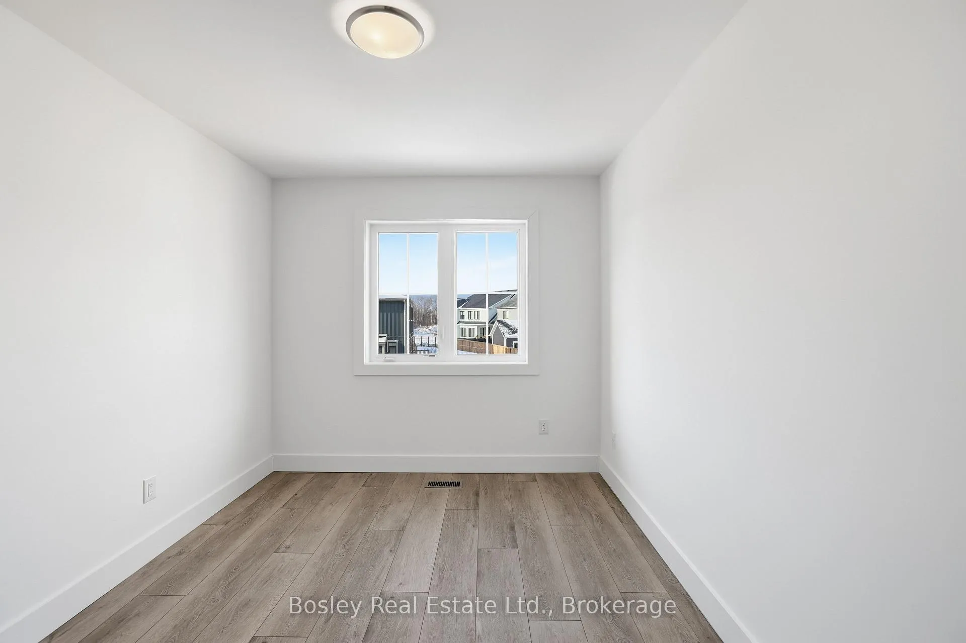 Photo 30 of 130 White Oak Crescent, Blue Mountains — HOMEH