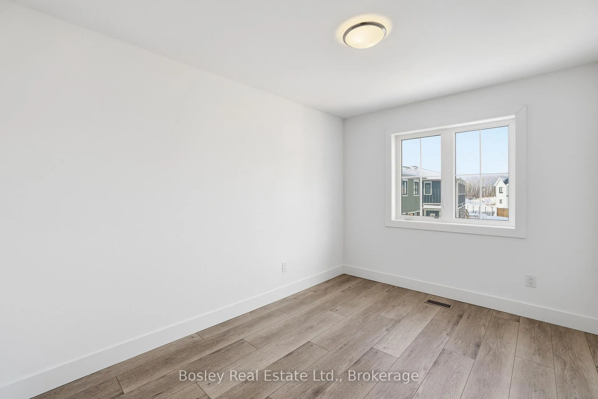 Photo 31 of 130 White Oak Crescent, Blue Mountains — HOMEH