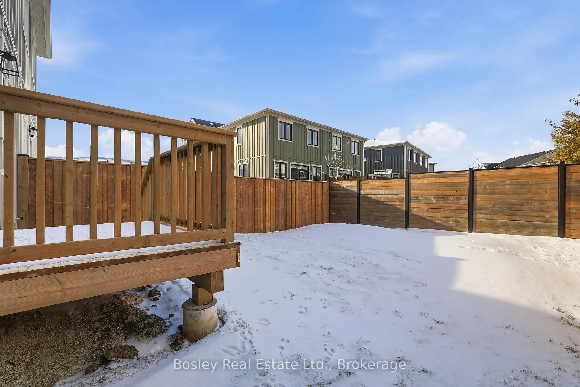 Photo 37 of 130 White Oak Crescent, Blue Mountains — HOMEH