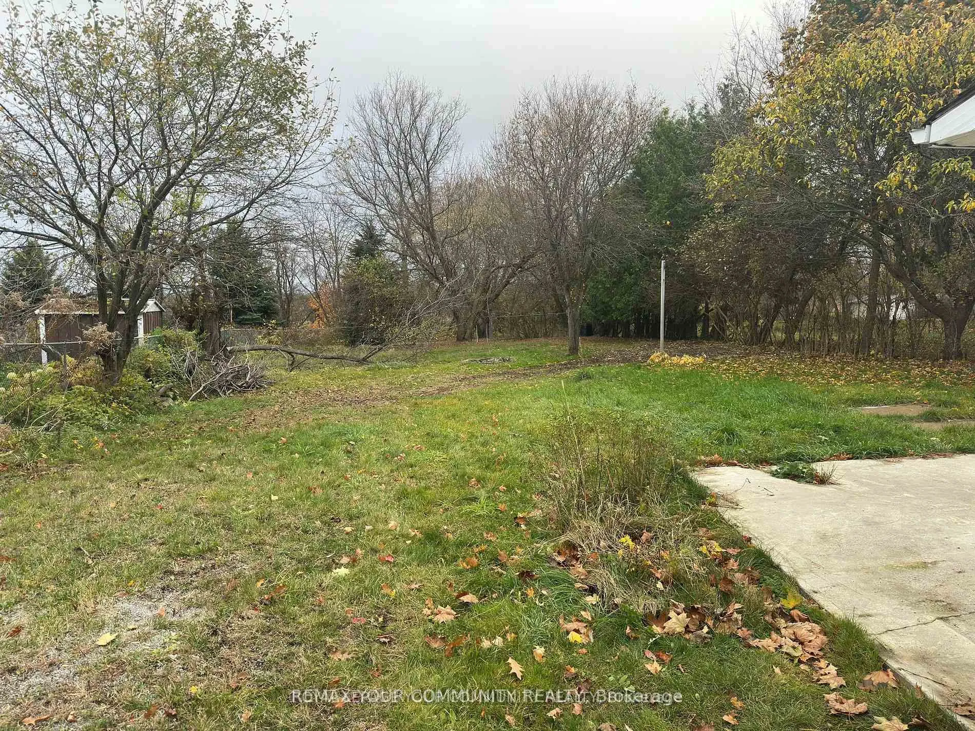 Photo 2 of 945 Yonge Street, Barrie, Painswick South — HOMEH