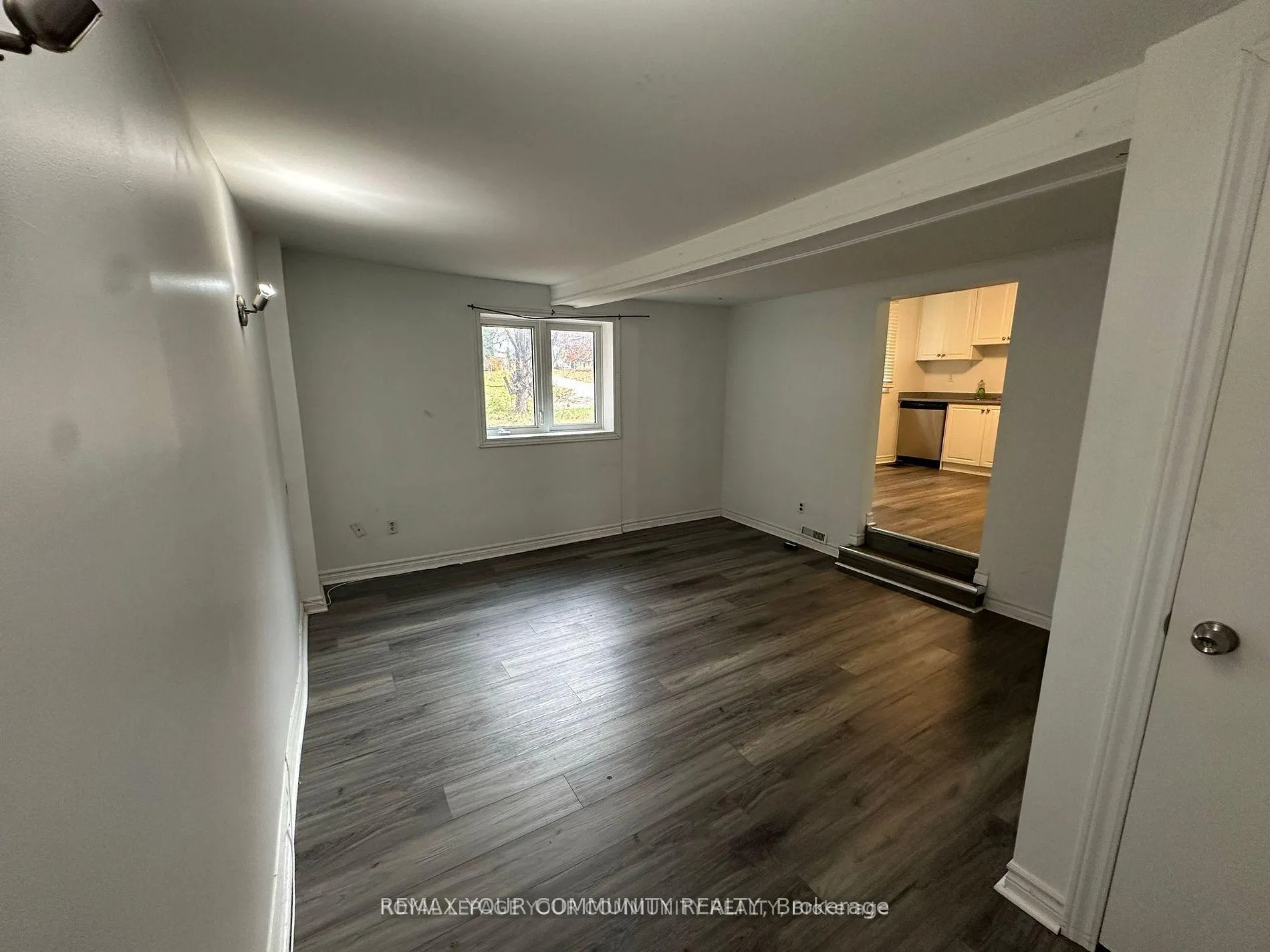 Photo 5 of 945 Yonge Street, Barrie, Painswick South — HOMEH