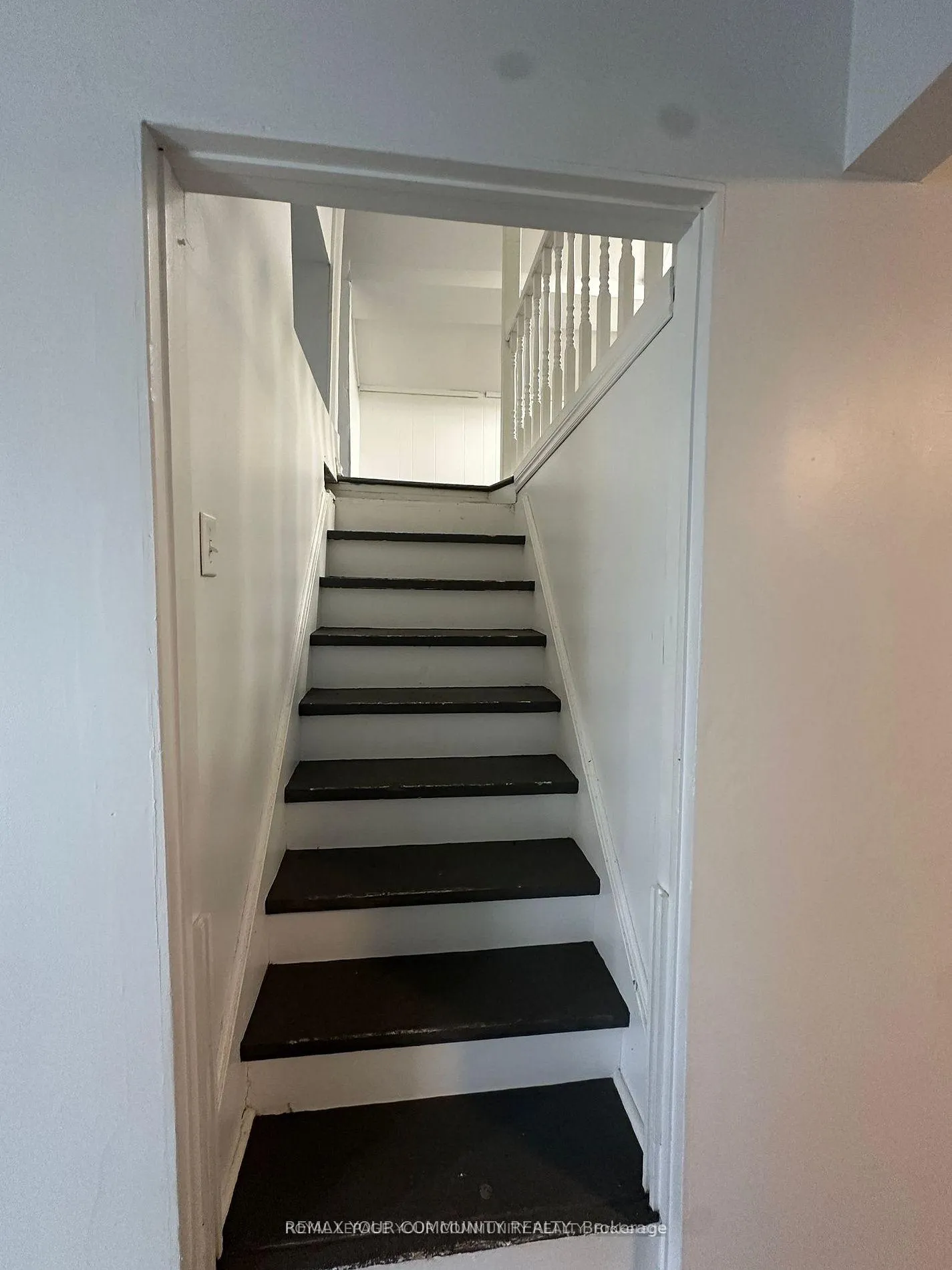 Photo 6 of 945 Yonge Street, Barrie, Painswick South — HOMEH