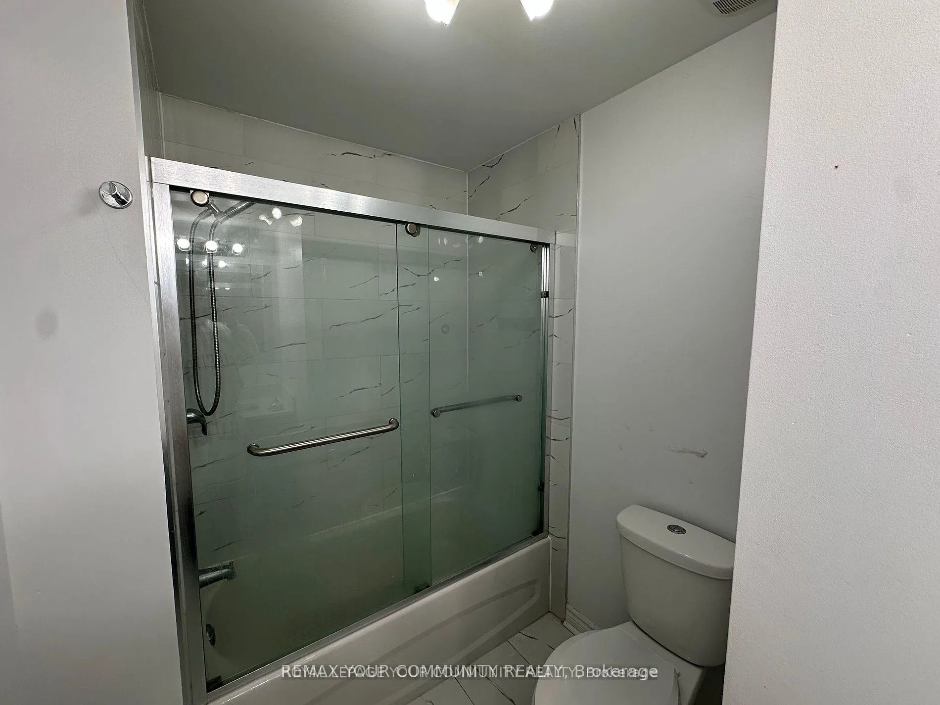 Photo 14 of 945 Yonge Street, Barrie, Painswick South — HOMEH