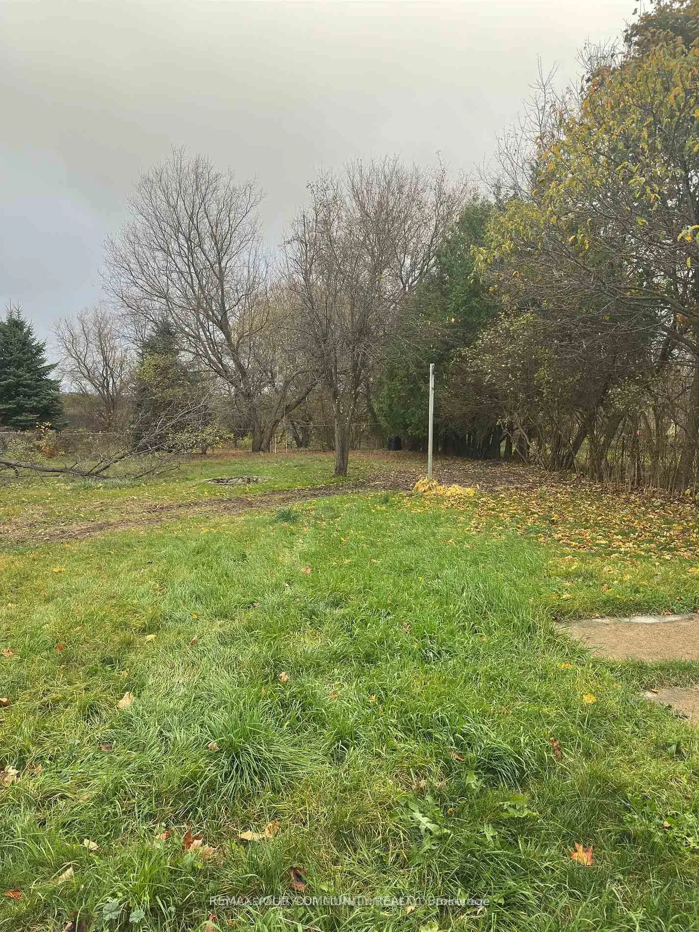 Photo 19 of 945 Yonge Street, Barrie, Painswick South — HOMEH