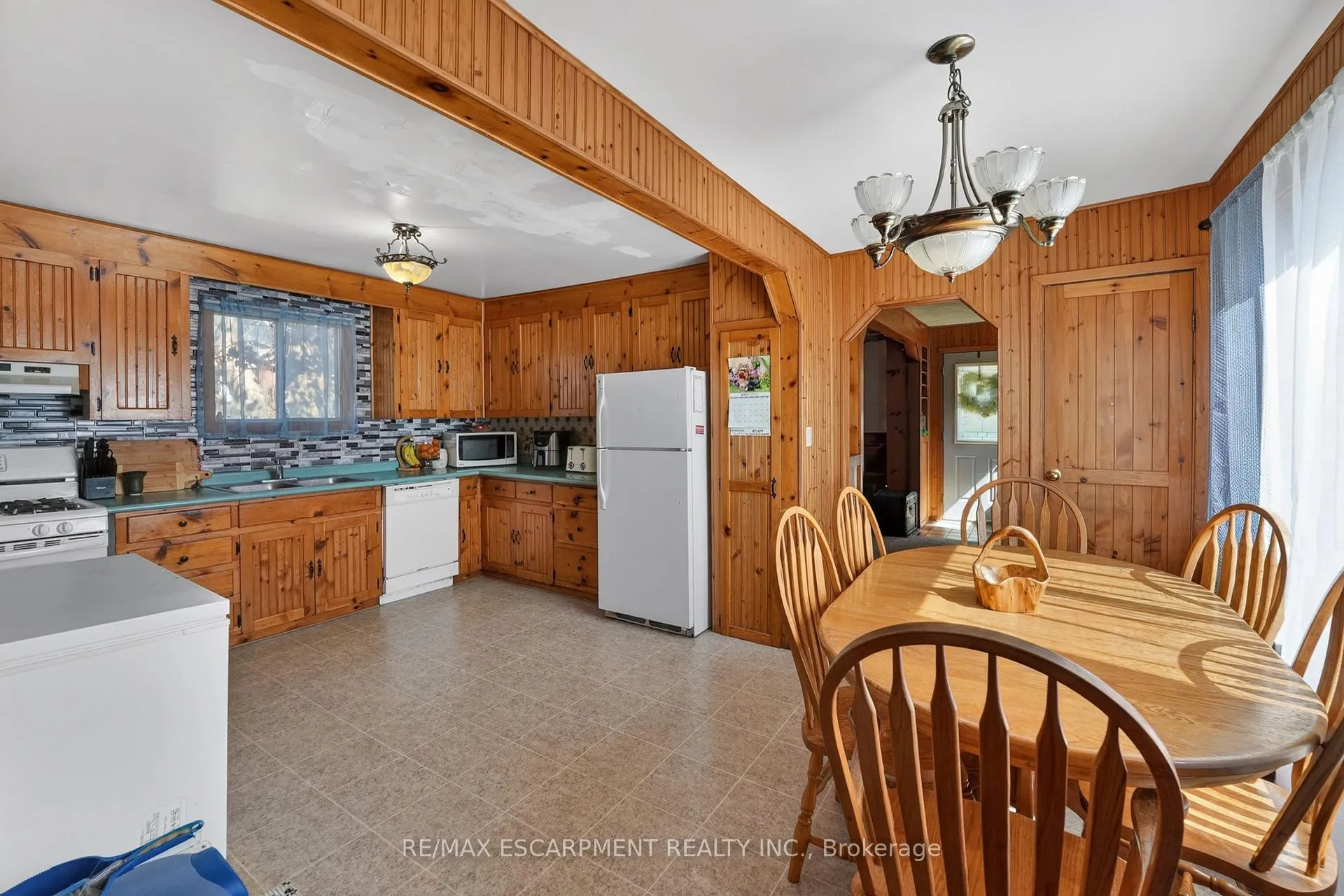 Photo 5 of 520 Alder Street E, Haldimand, Dunnville — HOMEH