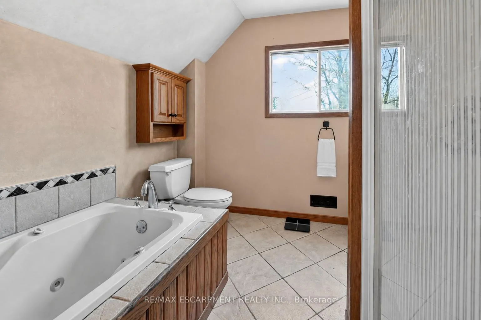 Photo 11 of 520 Alder Street E, Haldimand, Dunnville — HOMEH