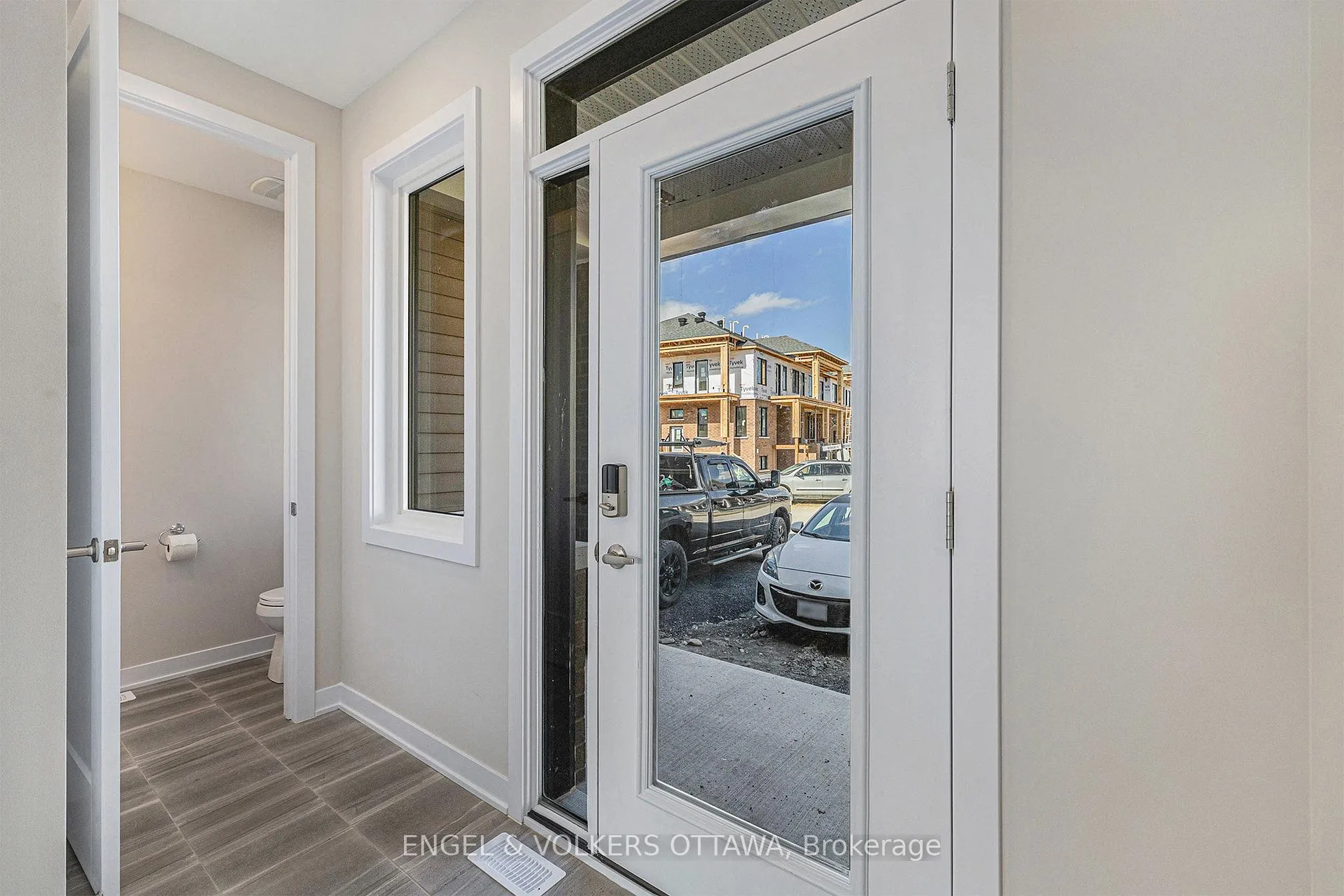 Photo 3 of 146 Beebalm Crescent, Ottawa, Barrhaven - Half Moon Bay — HOMEH