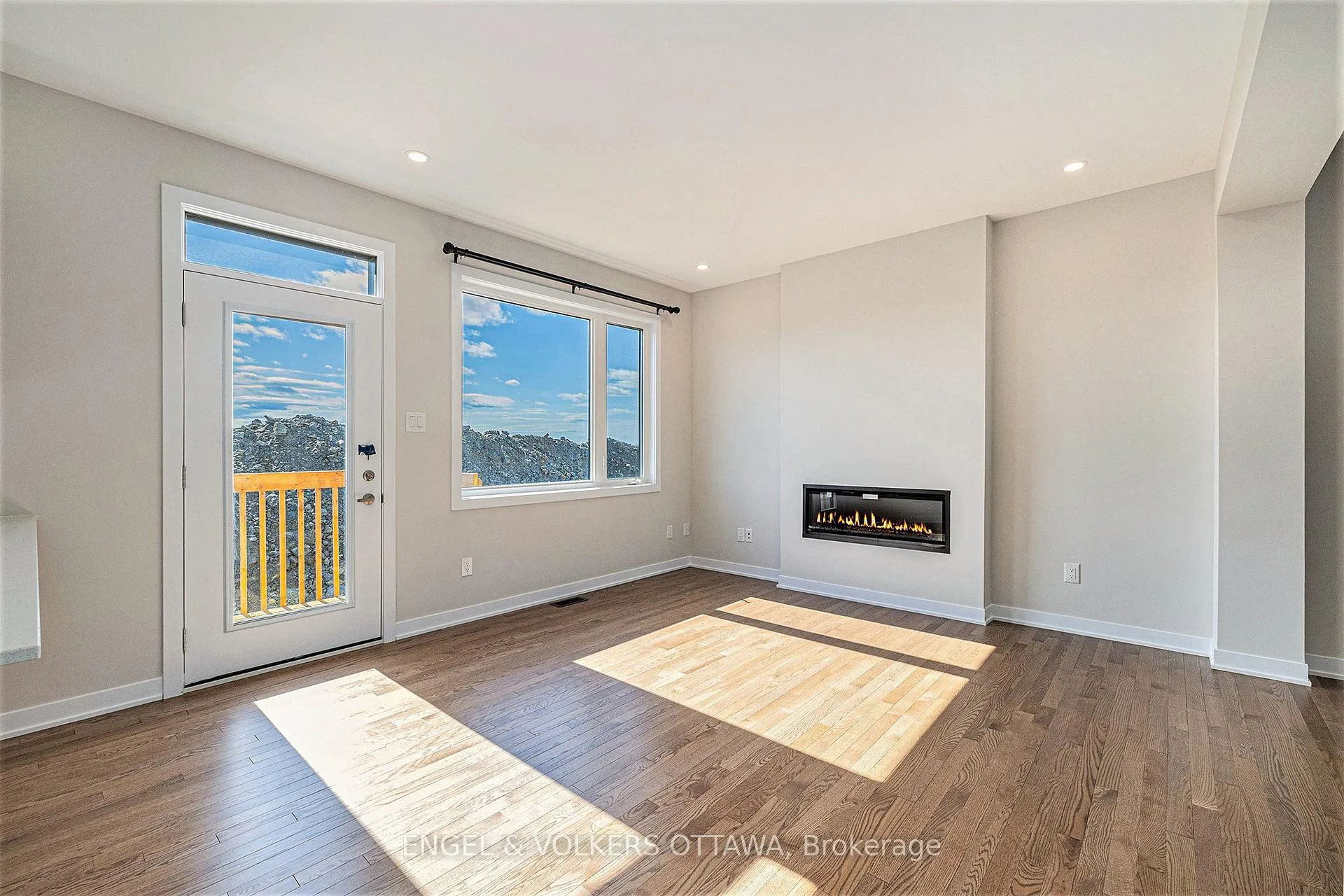 Photo 5 of 146 Beebalm Crescent, Ottawa, Barrhaven - Half Moon Bay — HOMEH