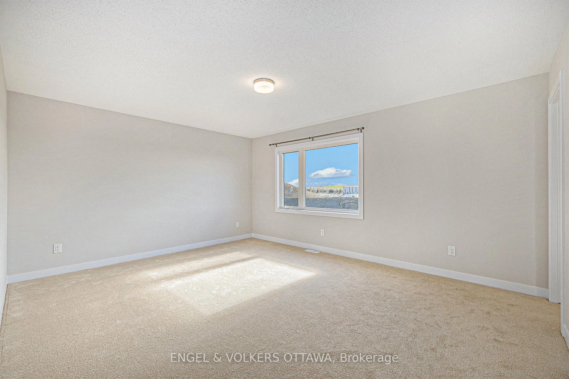 Photo 13 of 146 Beebalm Crescent, Ottawa, Barrhaven - Half Moon Bay — HOMEH