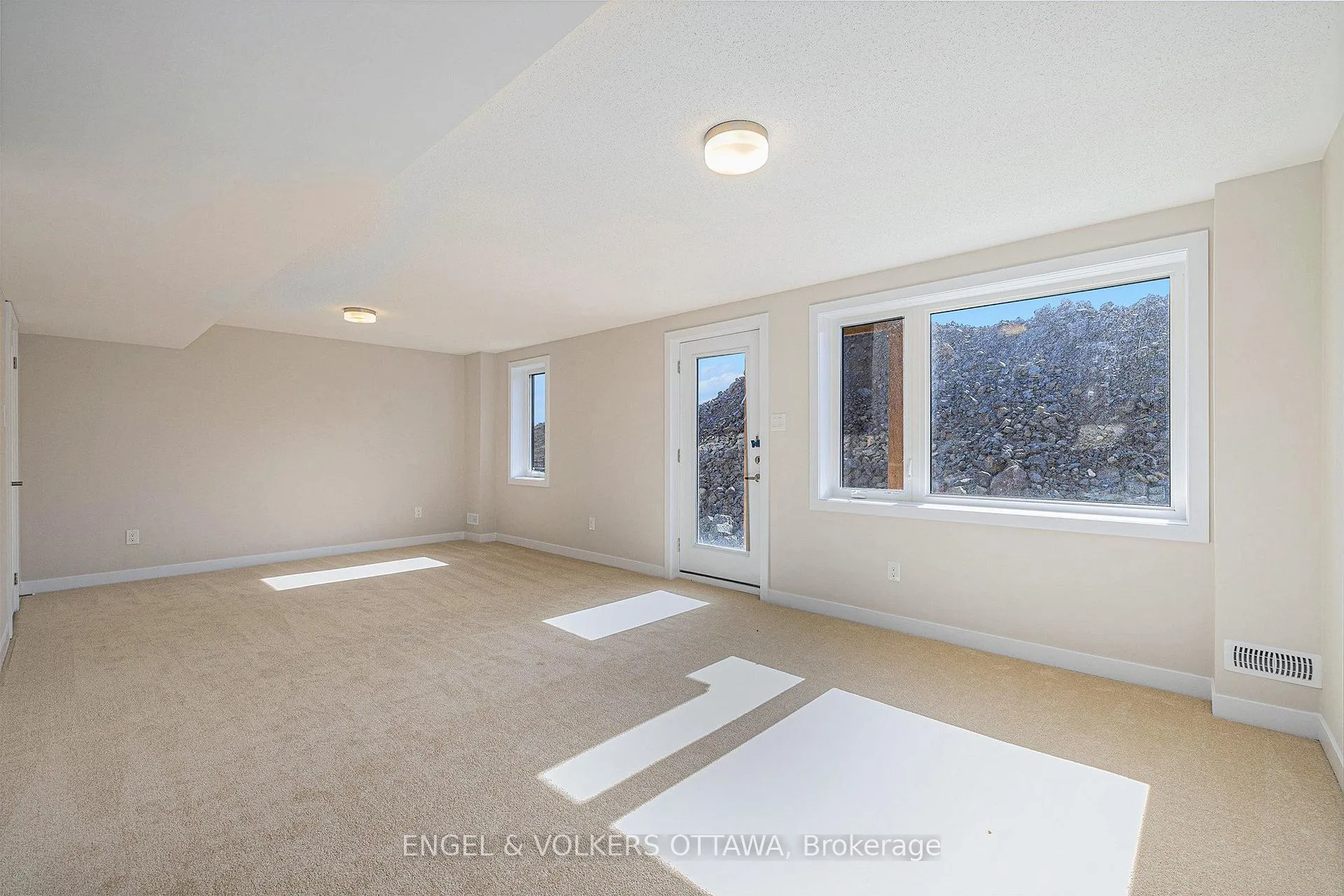 Photo 20 of 146 Beebalm Crescent, Ottawa, Barrhaven - Half Moon Bay — HOMEH