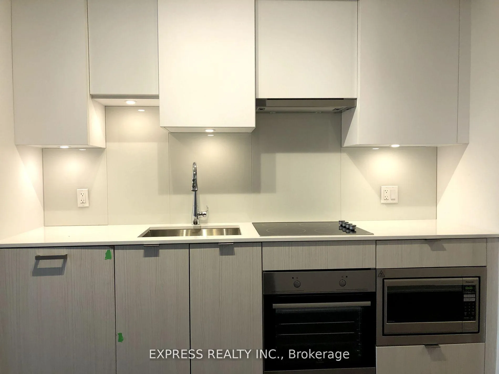 Photo 2 of Unit 3207, 195 Redpath Avenue, Toronto, Mount Pleasant West — HOMEH