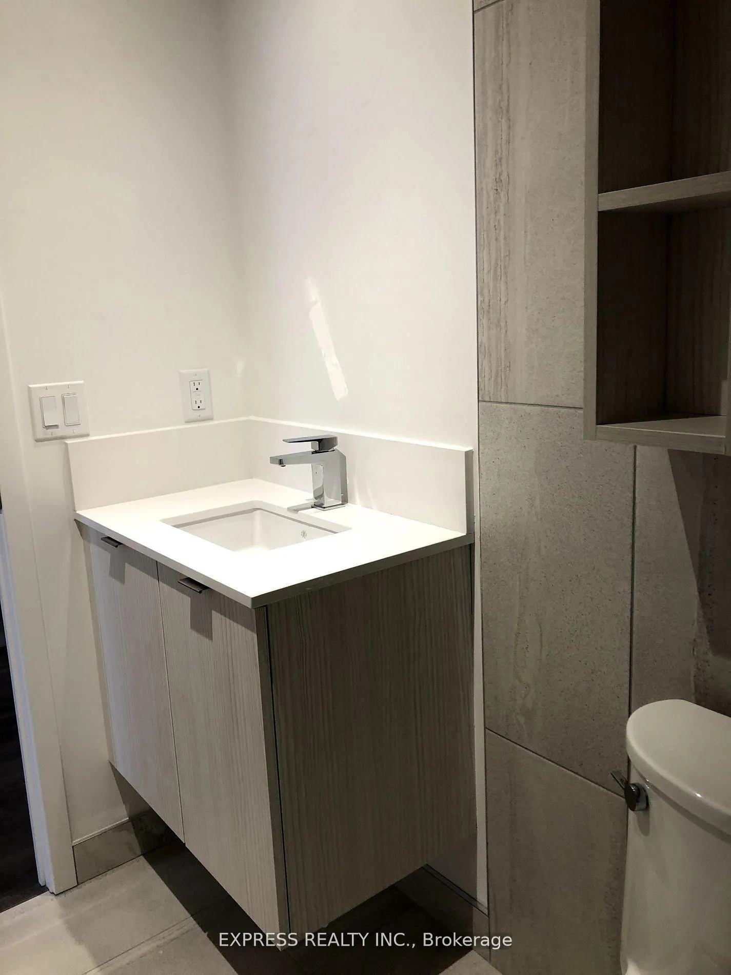 Photo 4 of Unit 3207, 195 Redpath Avenue, Toronto, Mount Pleasant West — HOMEH