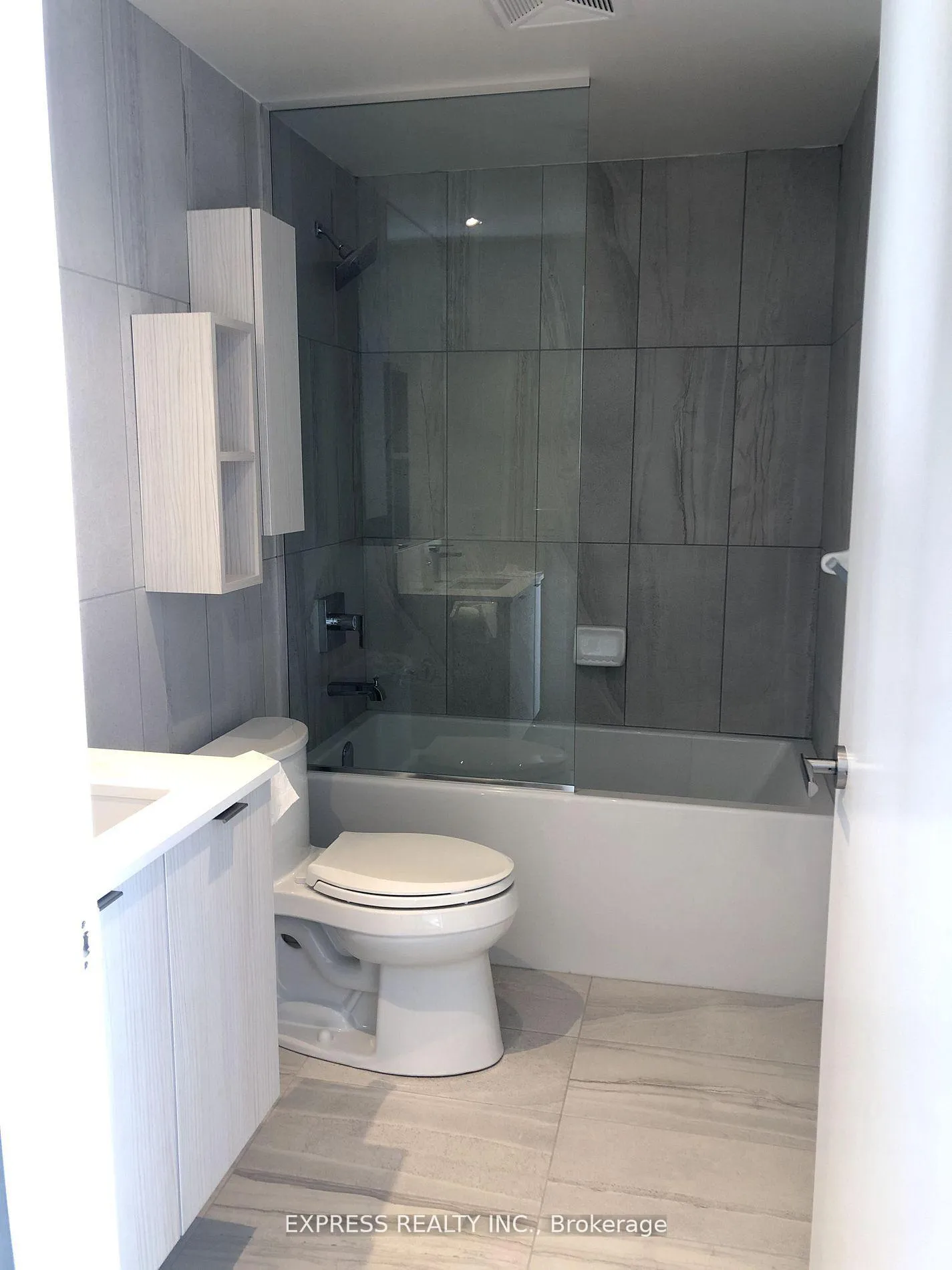 Photo 5 of Unit 3207, 195 Redpath Avenue, Toronto, Mount Pleasant West — HOMEH