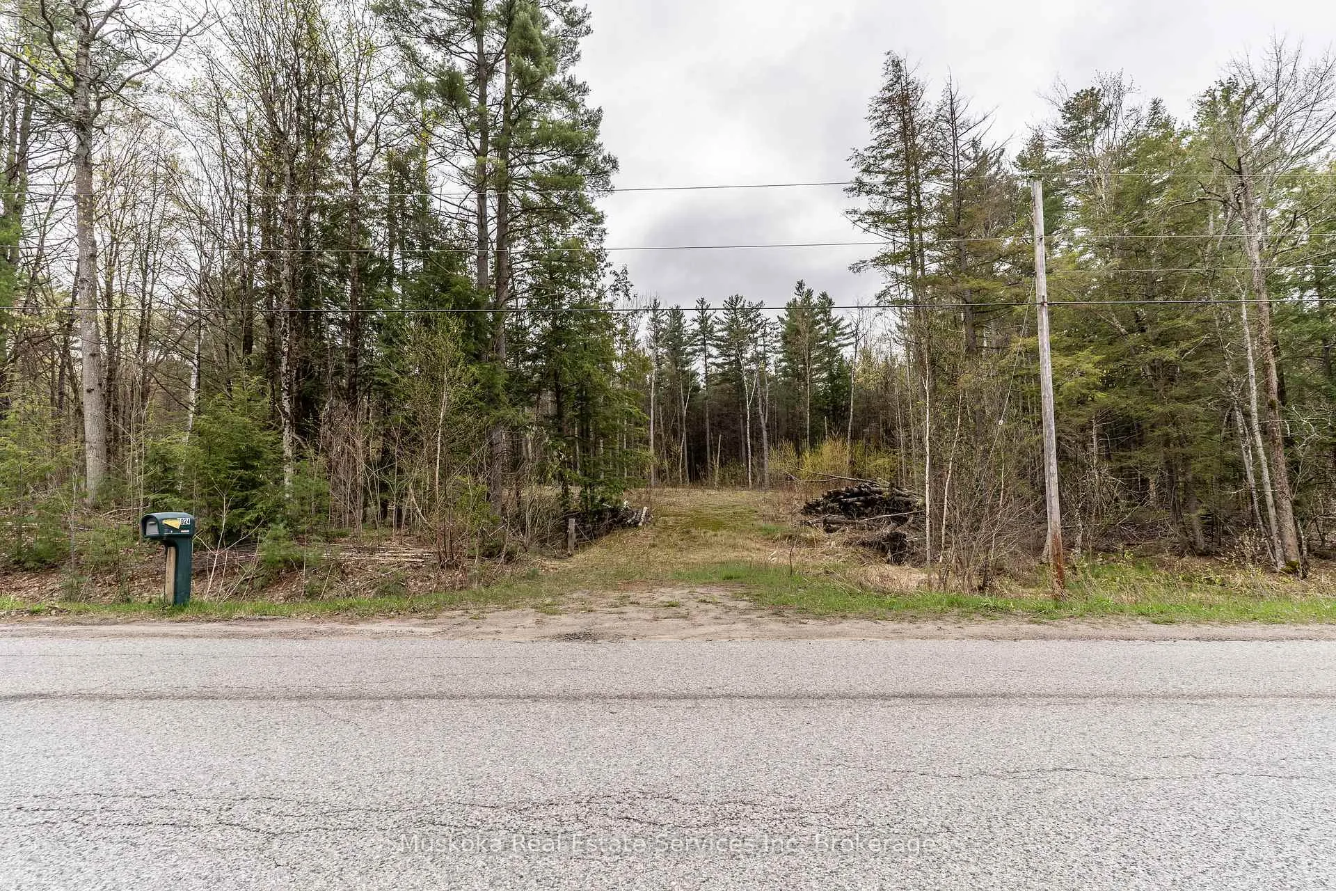 Photo 1 of 1023 Sparrow Lake Route D, Gravenhurst, Morrison — HOMEH
