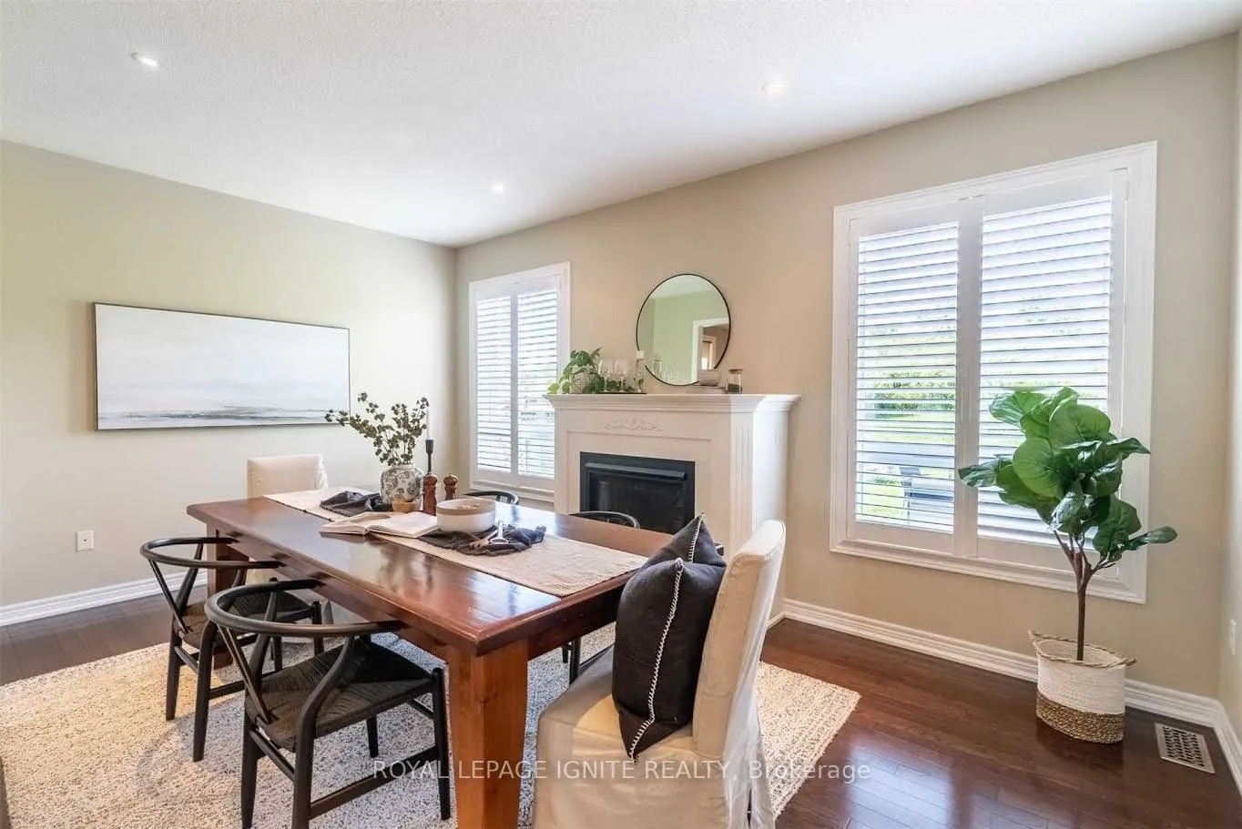 Photo 9 of 54 Albert Street, Clarington, Bowmanville — HOMEH