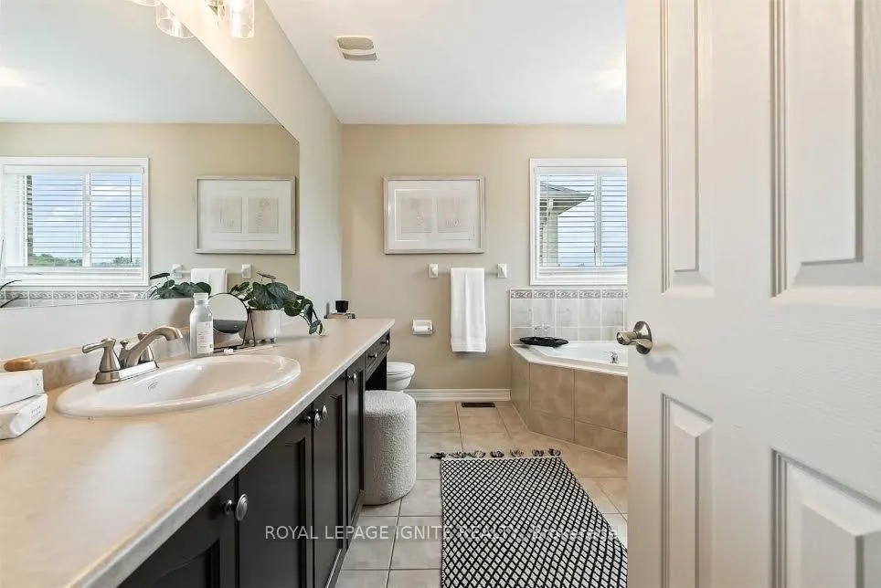 Photo 17 of 54 Albert Street, Clarington, Bowmanville — HOMEH