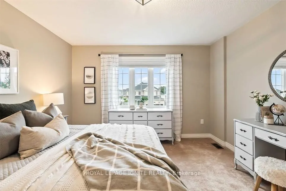 Photo 18 of 54 Albert Street, Clarington, Bowmanville — HOMEH