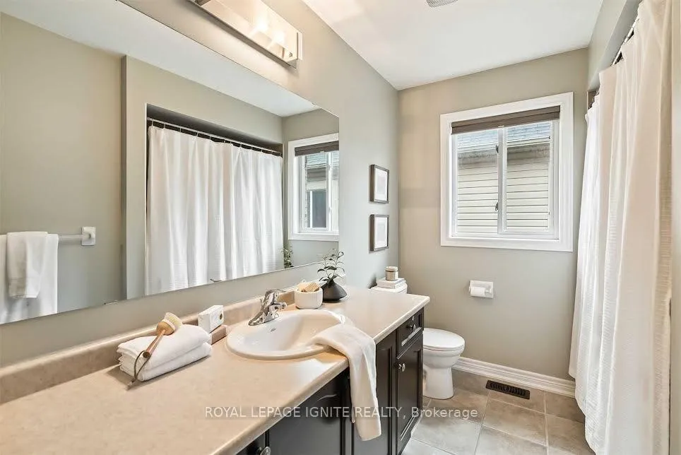 Photo 20 of 54 Albert Street, Clarington, Bowmanville — HOMEH