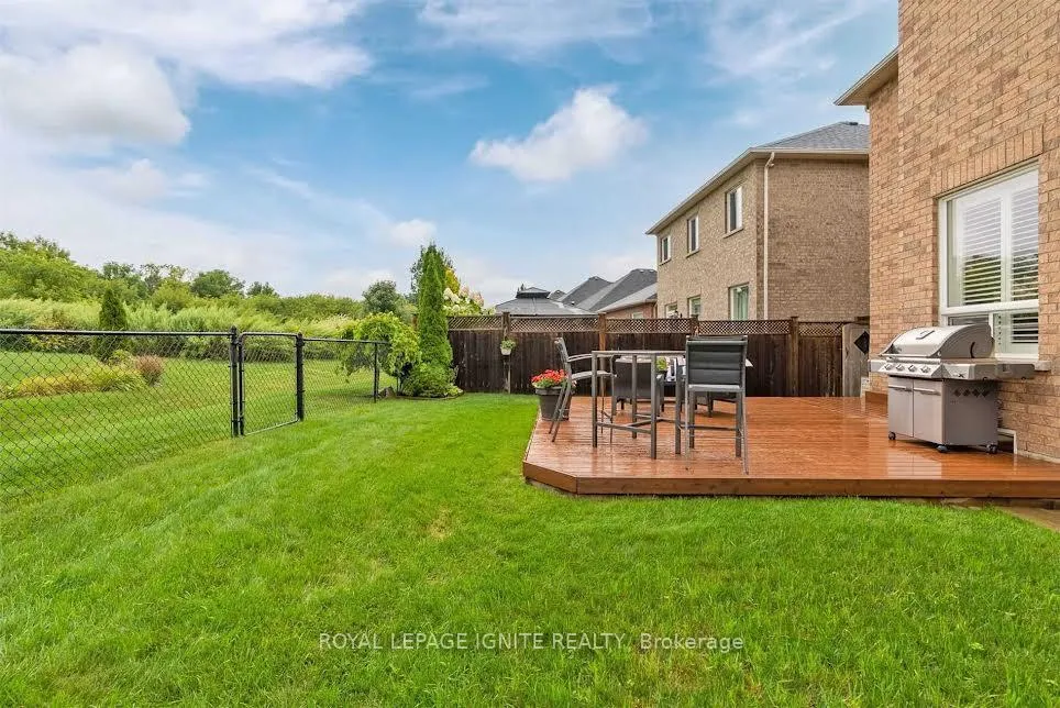 Photo 34 of 54 Albert Street, Clarington, Bowmanville — HOMEH