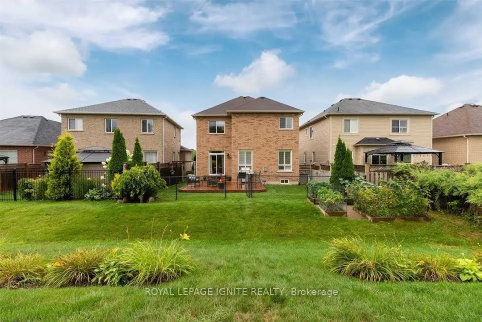 Photo 36 of 54 Albert Street, Clarington, Bowmanville — HOMEH