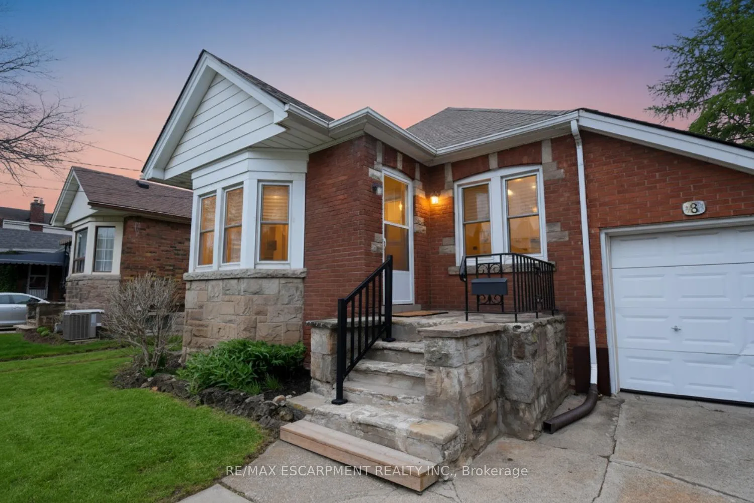 Photo 6 of 8 Norwood Road, Hamilton, Westdale — HOMEH