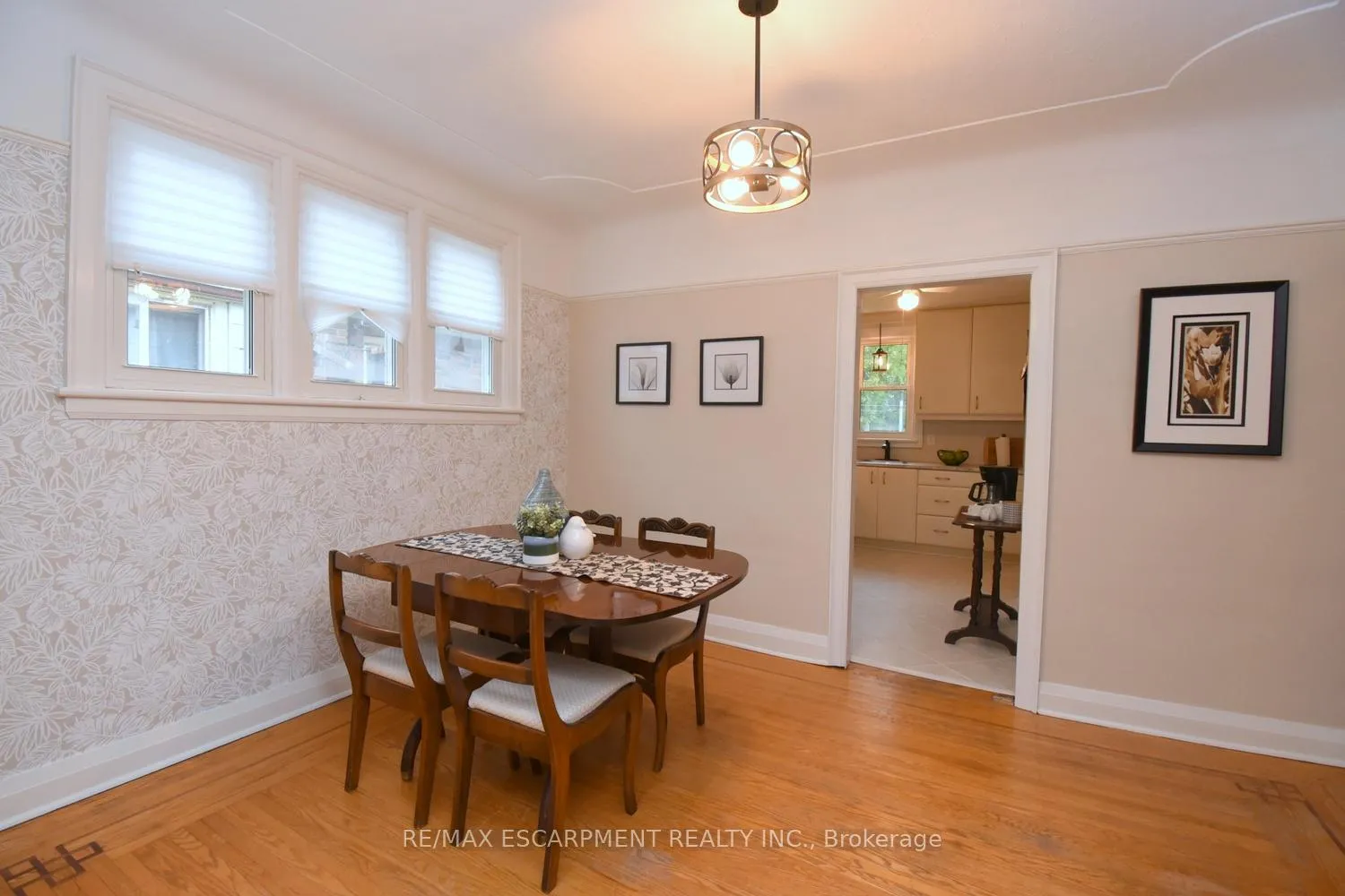 Photo 14 of 8 Norwood Road, Hamilton, Westdale — HOMEH