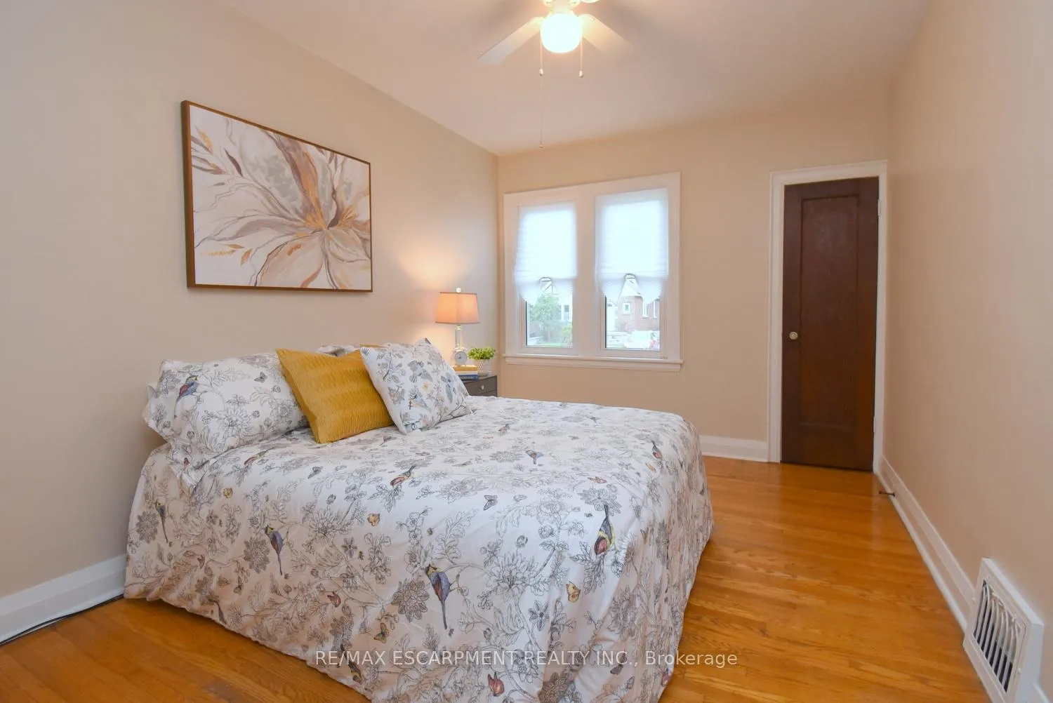 Photo 23 of 8 Norwood Road, Hamilton, Westdale — HOMEH